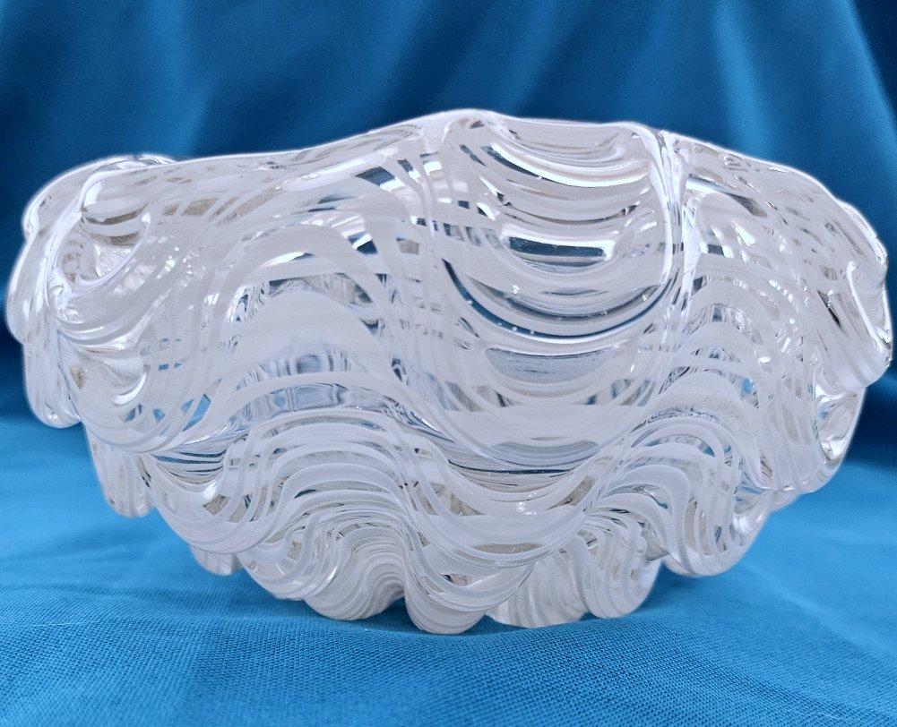 Murano Glass Lattimo Filigrana Waterfall Bowl by Ercole Barovier For Sale 2