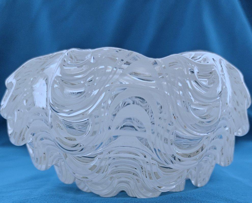 Murano Glass Lattimo Filigrana Waterfall Bowl by Ercole Barovier For Sale 4
