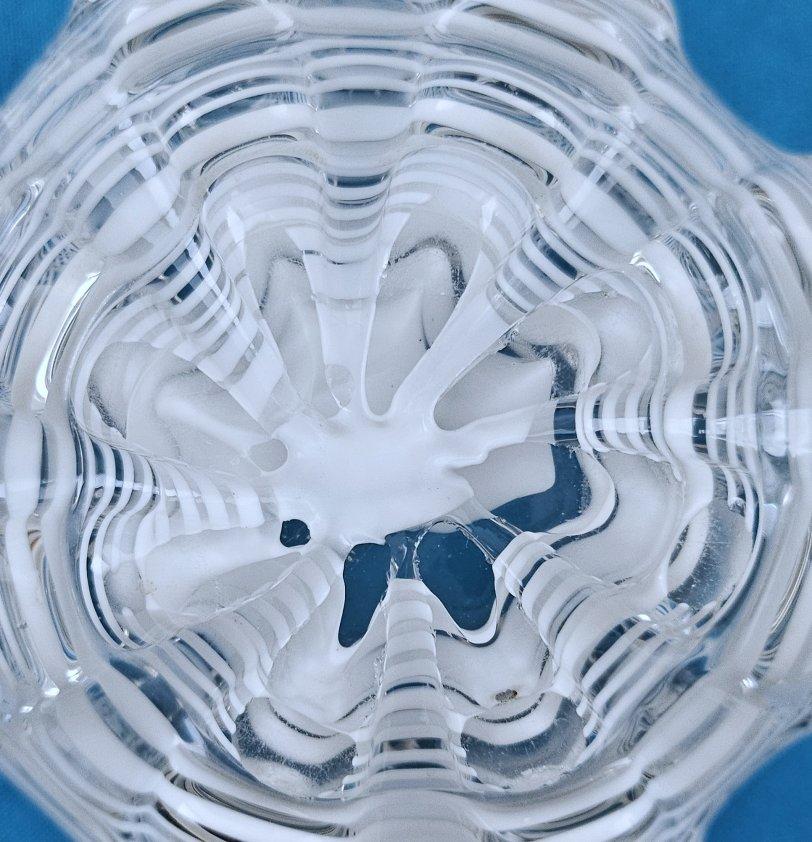 Murano Glass Lattimo Filigrana Waterfall Bowl by Ercole Barovier For Sale 9