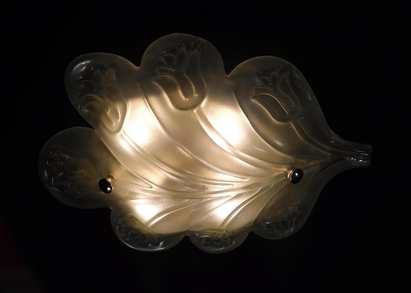 Plafonnier / applique à feuilles de verre Murano Bon état - En vente à Los Angeles, CA