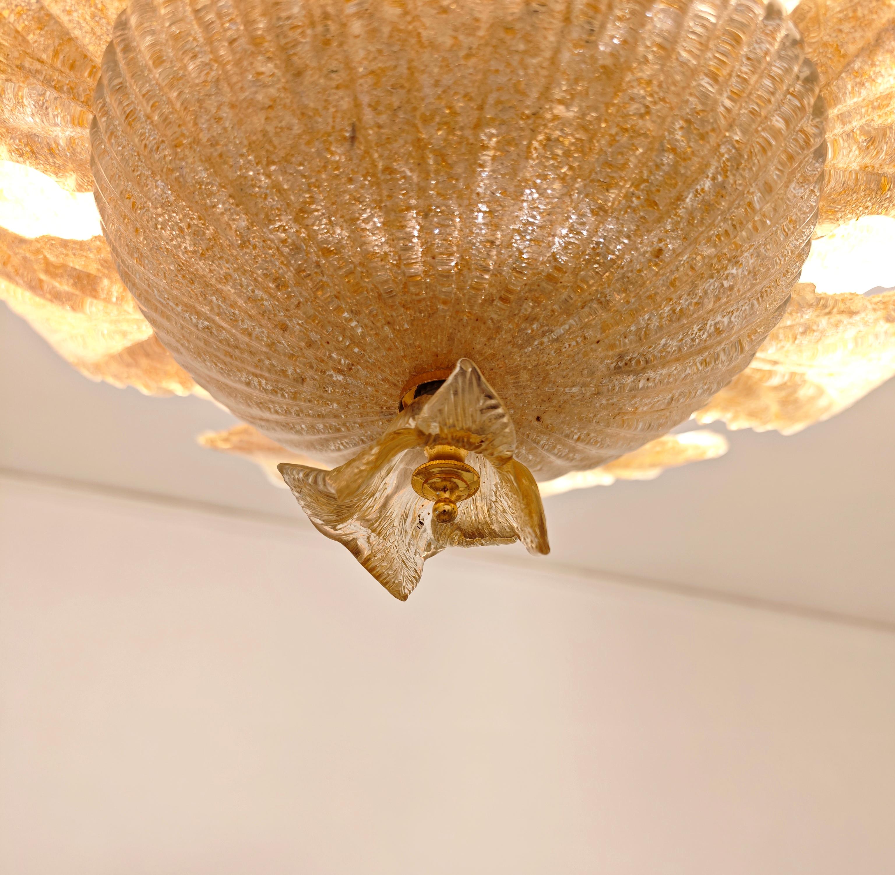 Araña de hojas de cristal de Murano Producción de los años 70/80 Italia Moderna de mediados de siglo finales del siglo XX en venta