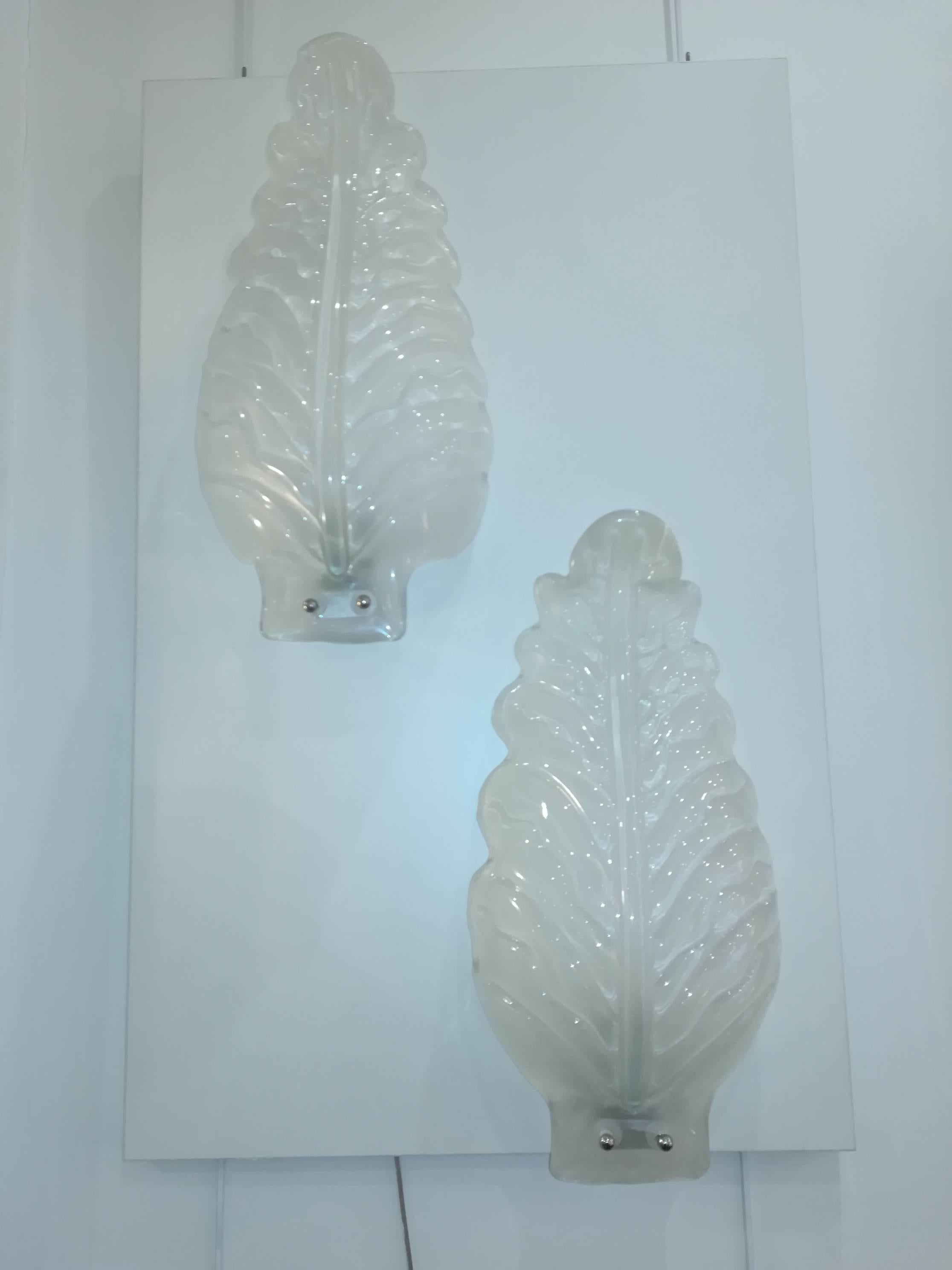 Murano glass leaves sconces, in the taste of Barovier, in excellent condition.