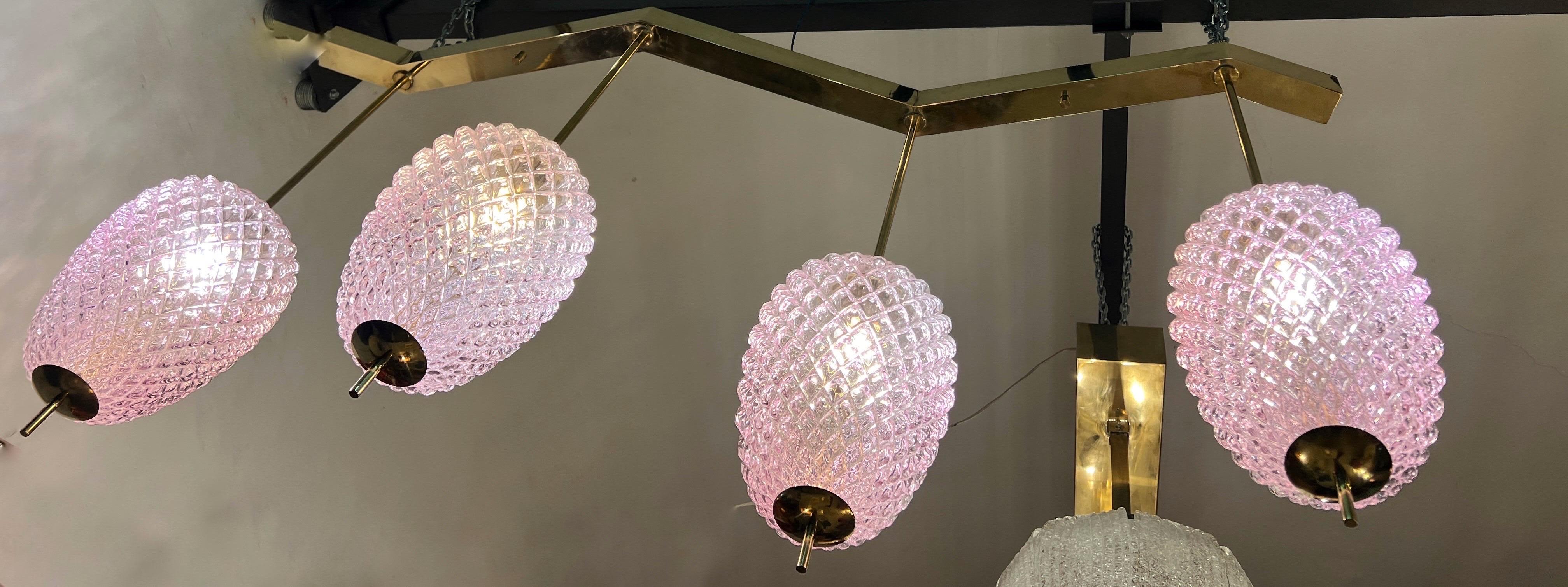 Moderno Lampade a sospensione in vetro di Murano rosa lilla con struttura in ottone, anni '80 in vendita