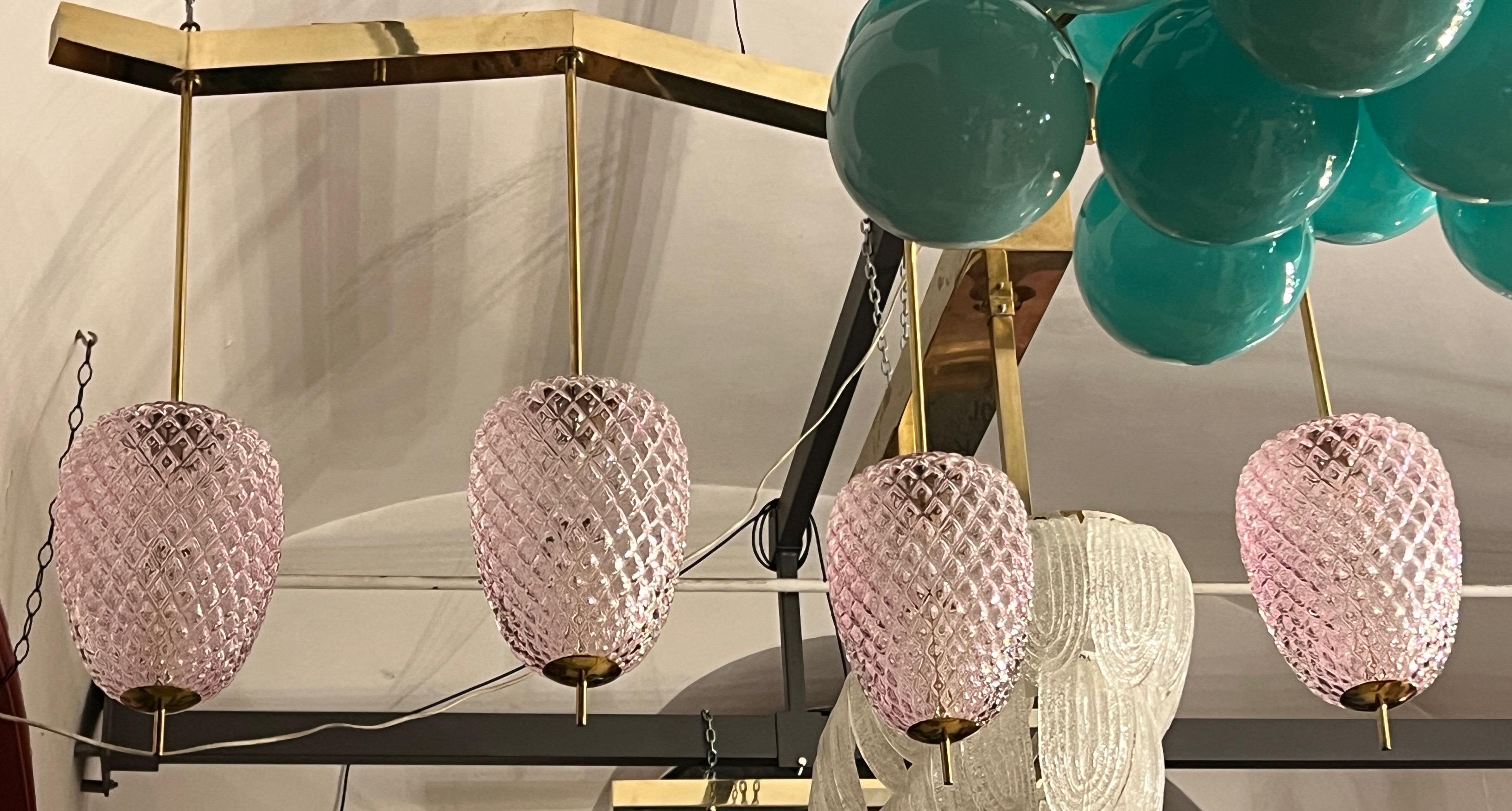 Lampade a sospensione in vetro di Murano rosa lilla con struttura in ottone, anni '80 in vendita 1