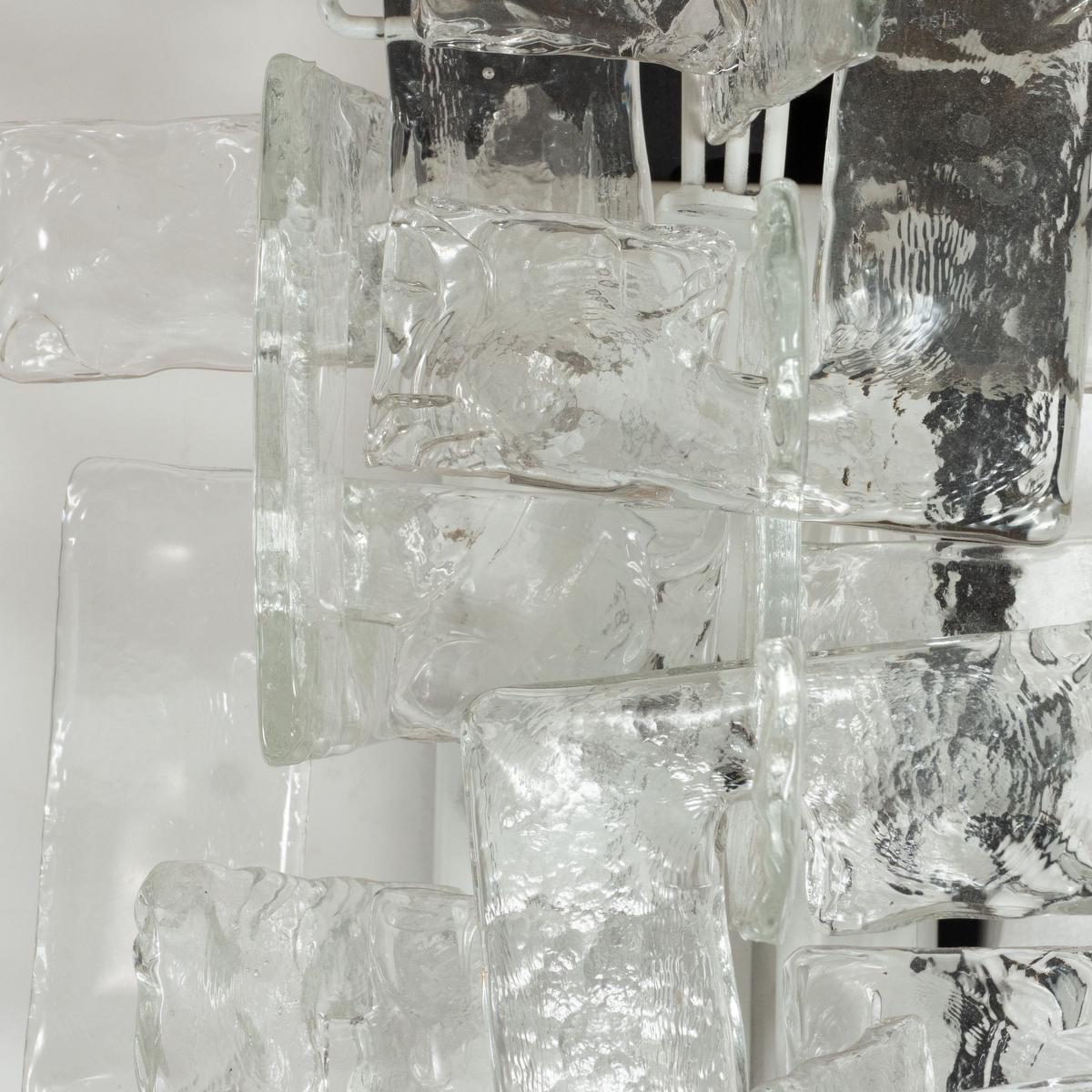 Milieu du XXe siècle Applique à maillons en verre de Murano par Mazzega en vente