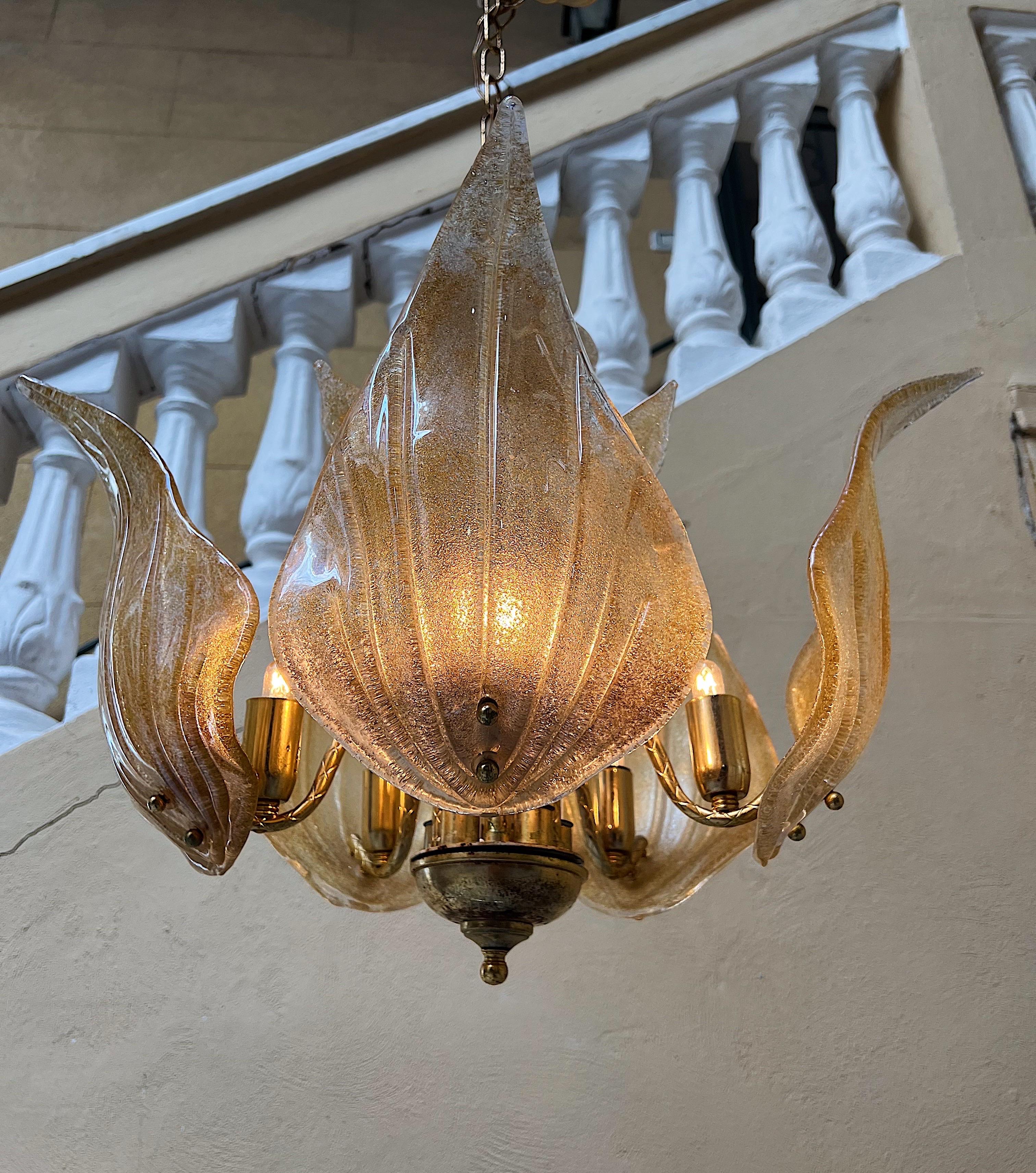 Murano Glass Midcentury Gold Leaf Chandelier, 1980s In Good Condition For Sale In Palermo, PA