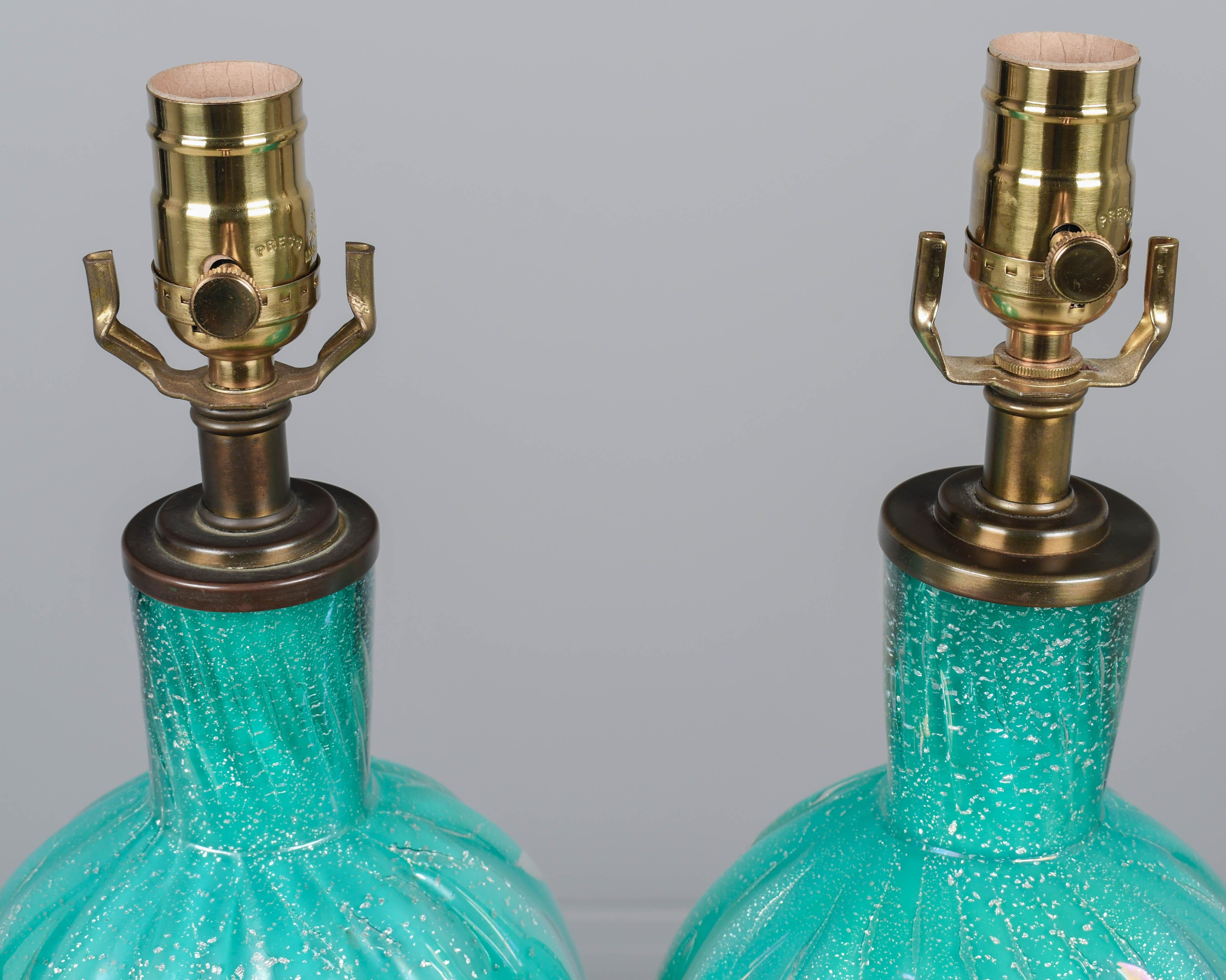 Paire de lampes du milieu du siècle en verre de Murano en vente 3