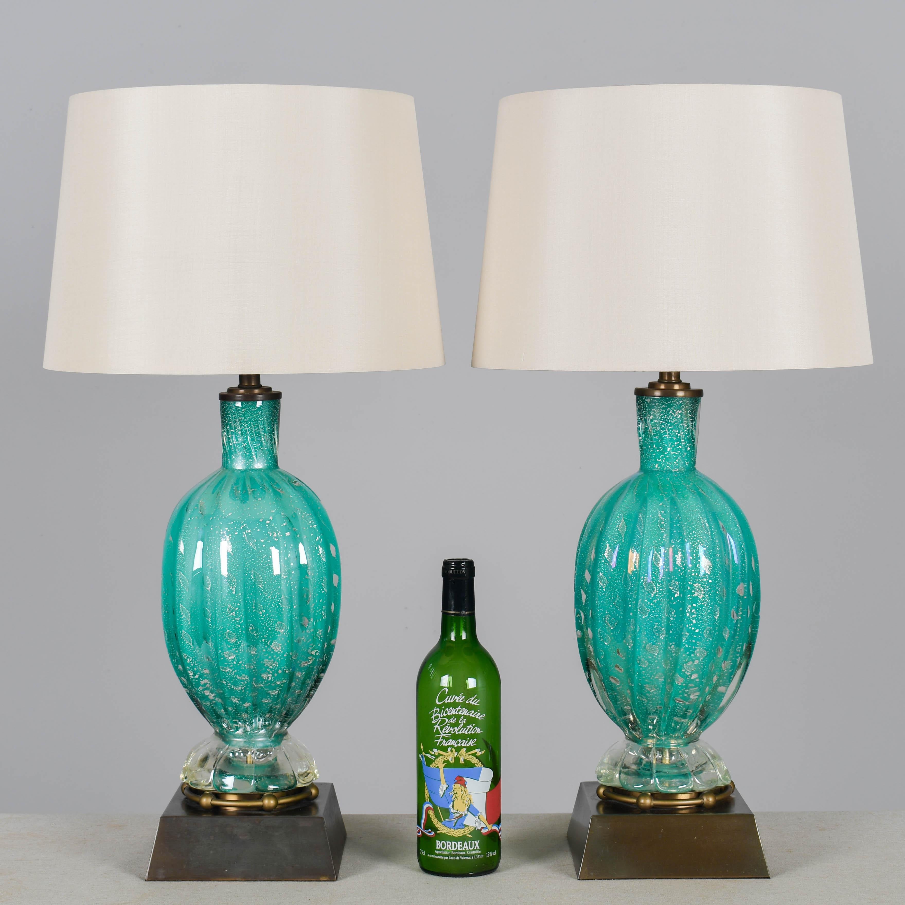 Mid-Century Modern Paire de lampes du milieu du siècle en verre de Murano en vente