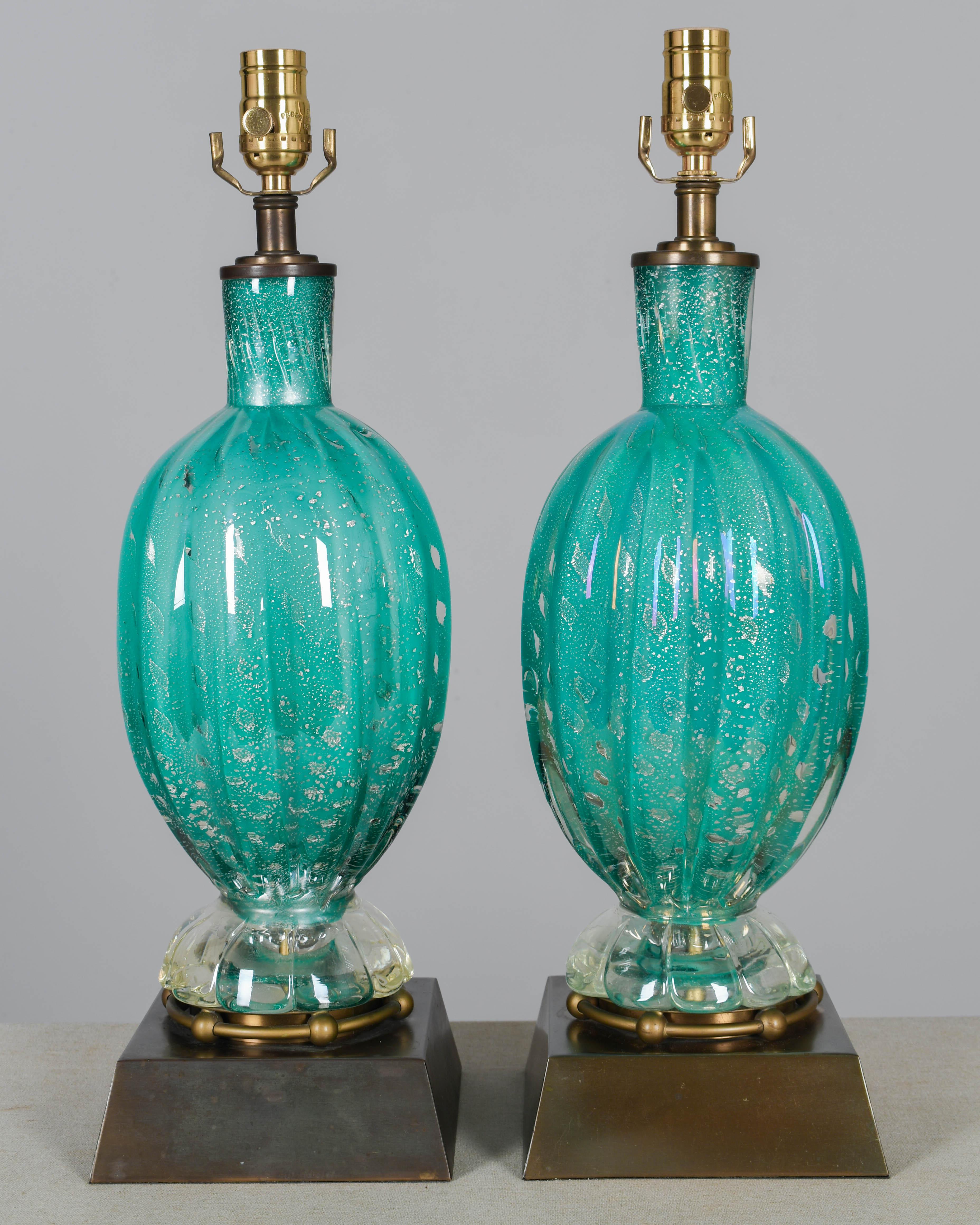Fait main Paire de lampes du milieu du siècle en verre de Murano en vente
