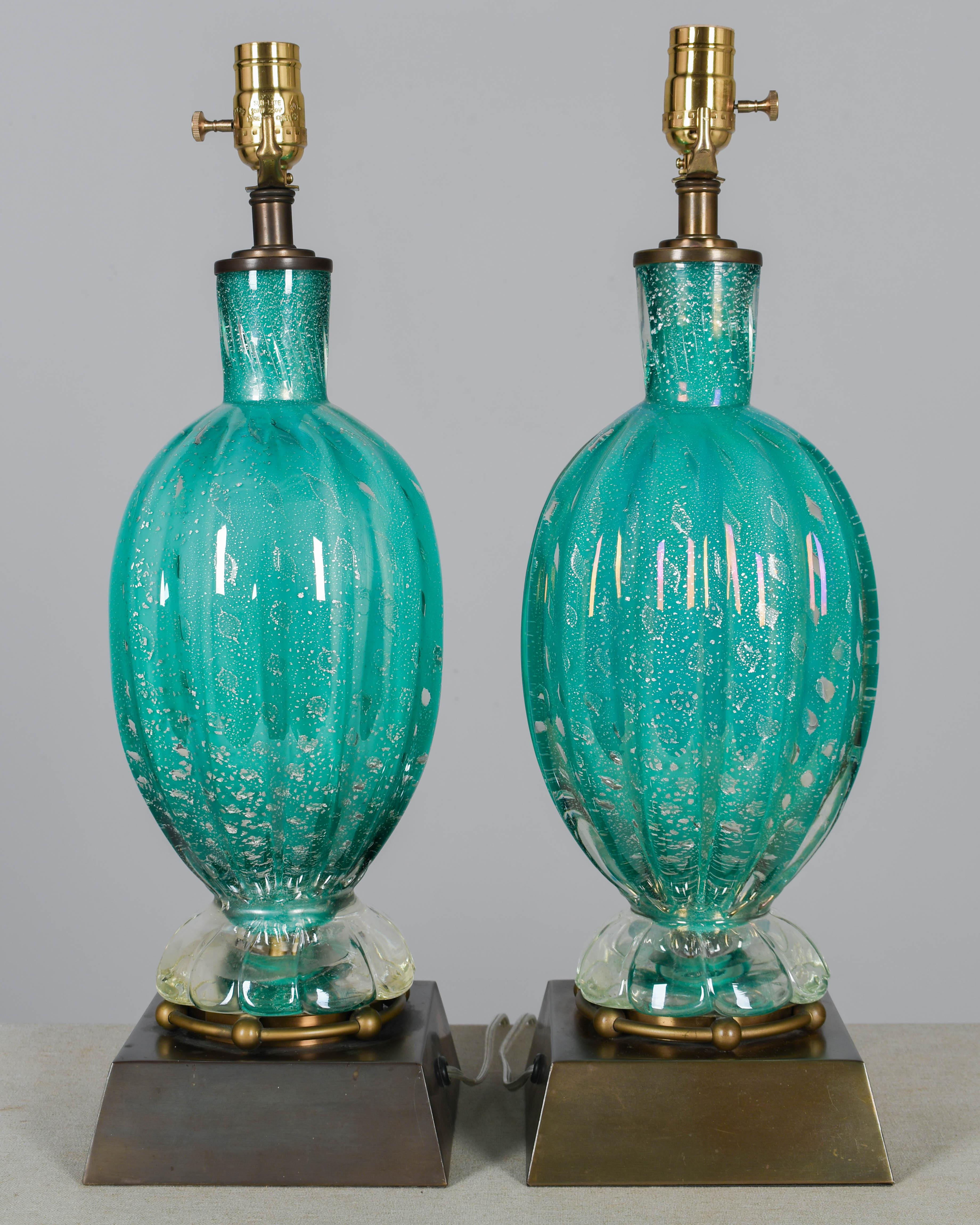 20ième siècle Paire de lampes du milieu du siècle en verre de Murano en vente