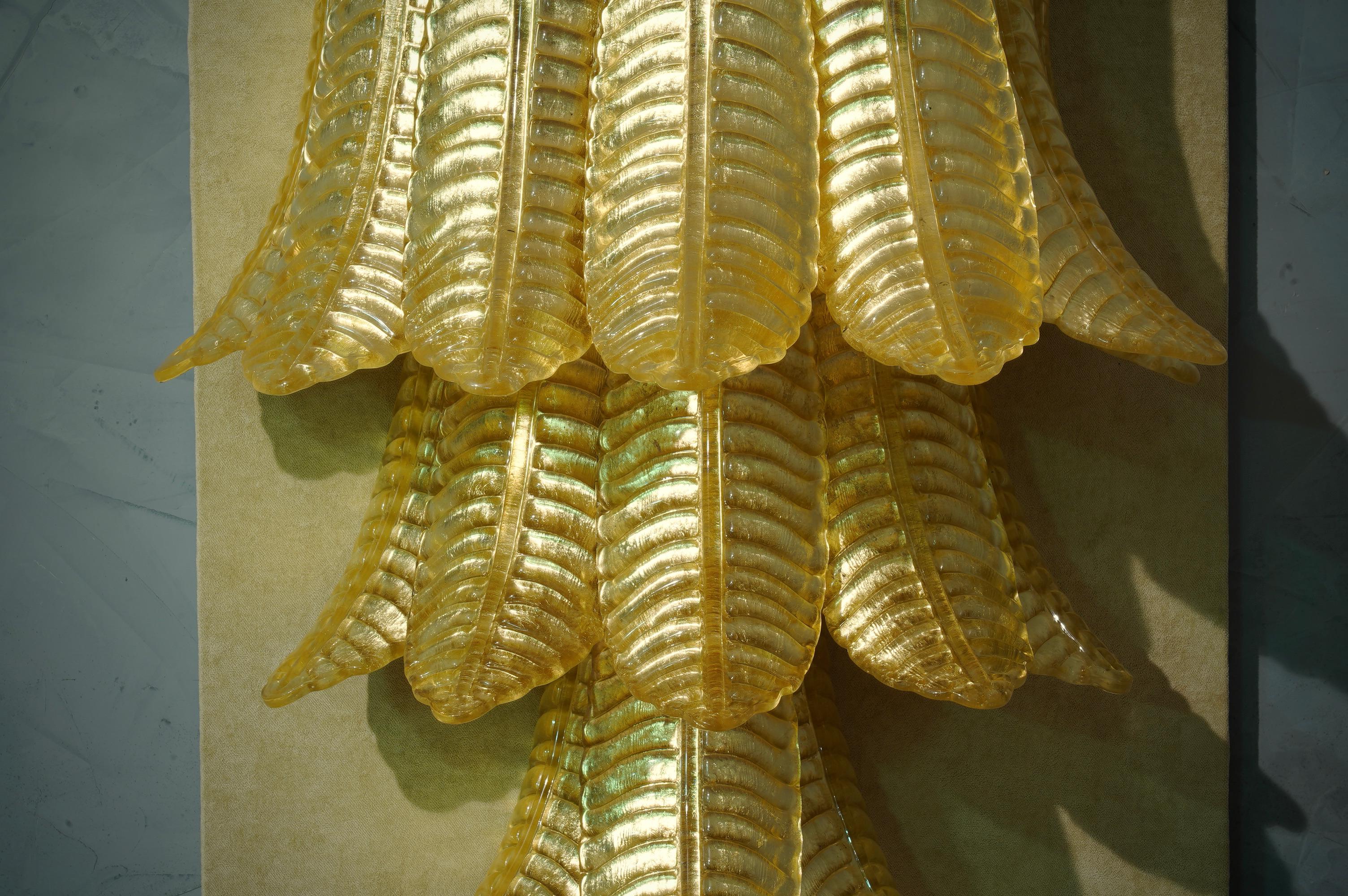 Murano Gold Glass Leaf Mid-Century Wall Light and Sconces, 1980 In Good Condition For Sale In Rome, IT