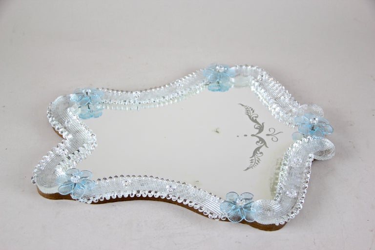 Midcentury Murano Glass Mirror With Glass Flowers, Italy, circa 1950/60 In Good Condition For Sale In Lichtenberg, AT