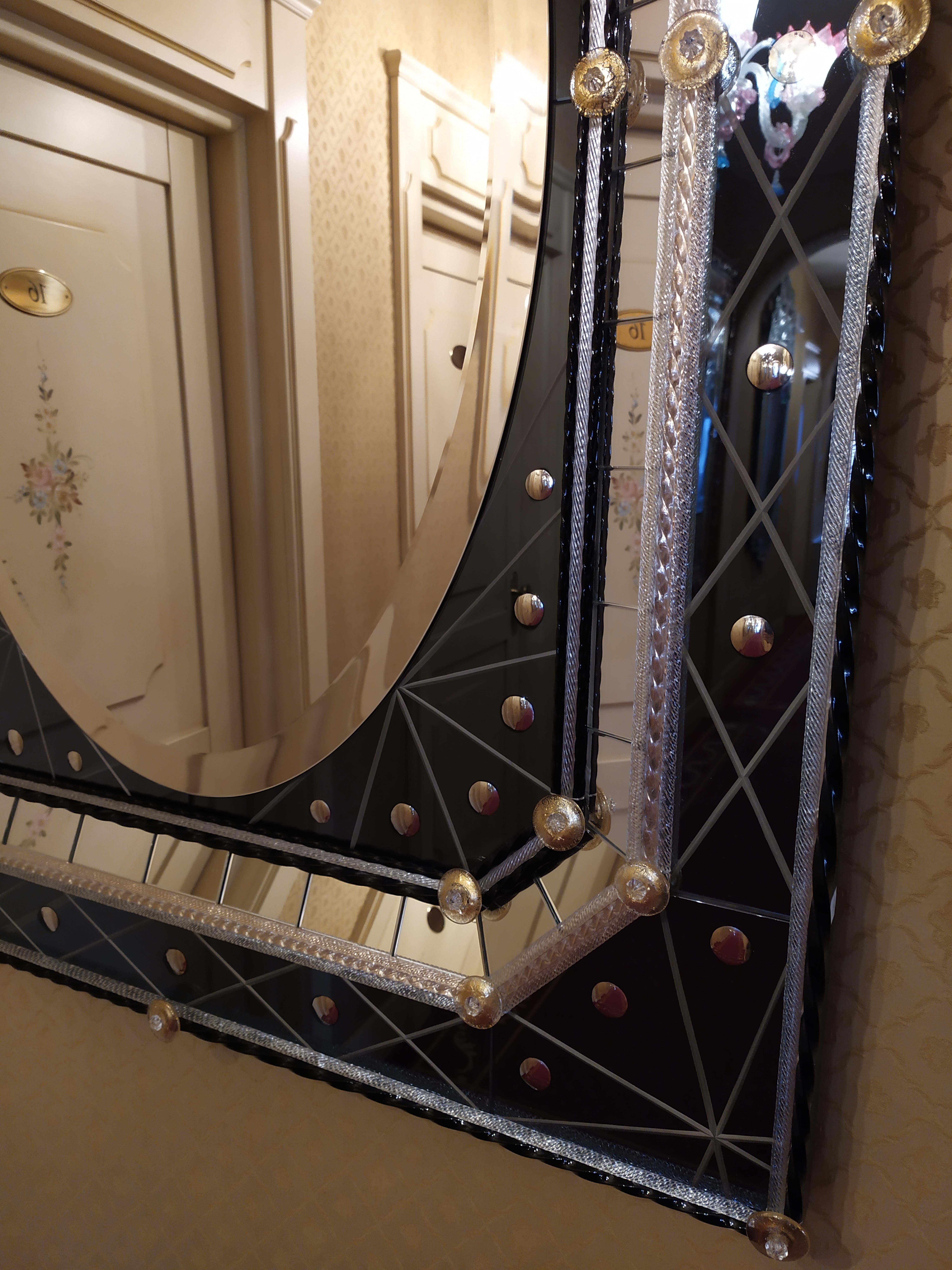 Muranoglas-Spiegel mit polierter Blasengravur auf Stahl-Color-Spiegel im Zustand „Neu“ im Angebot in Murano Venezia, IT