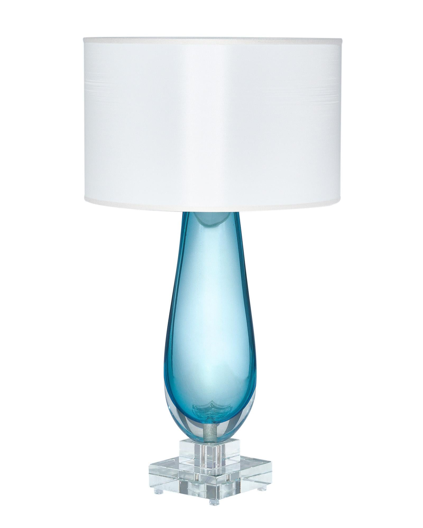 Lampade di Murano soffiate a mano con un bellissimo colore blu acqua nella tecnica dello 