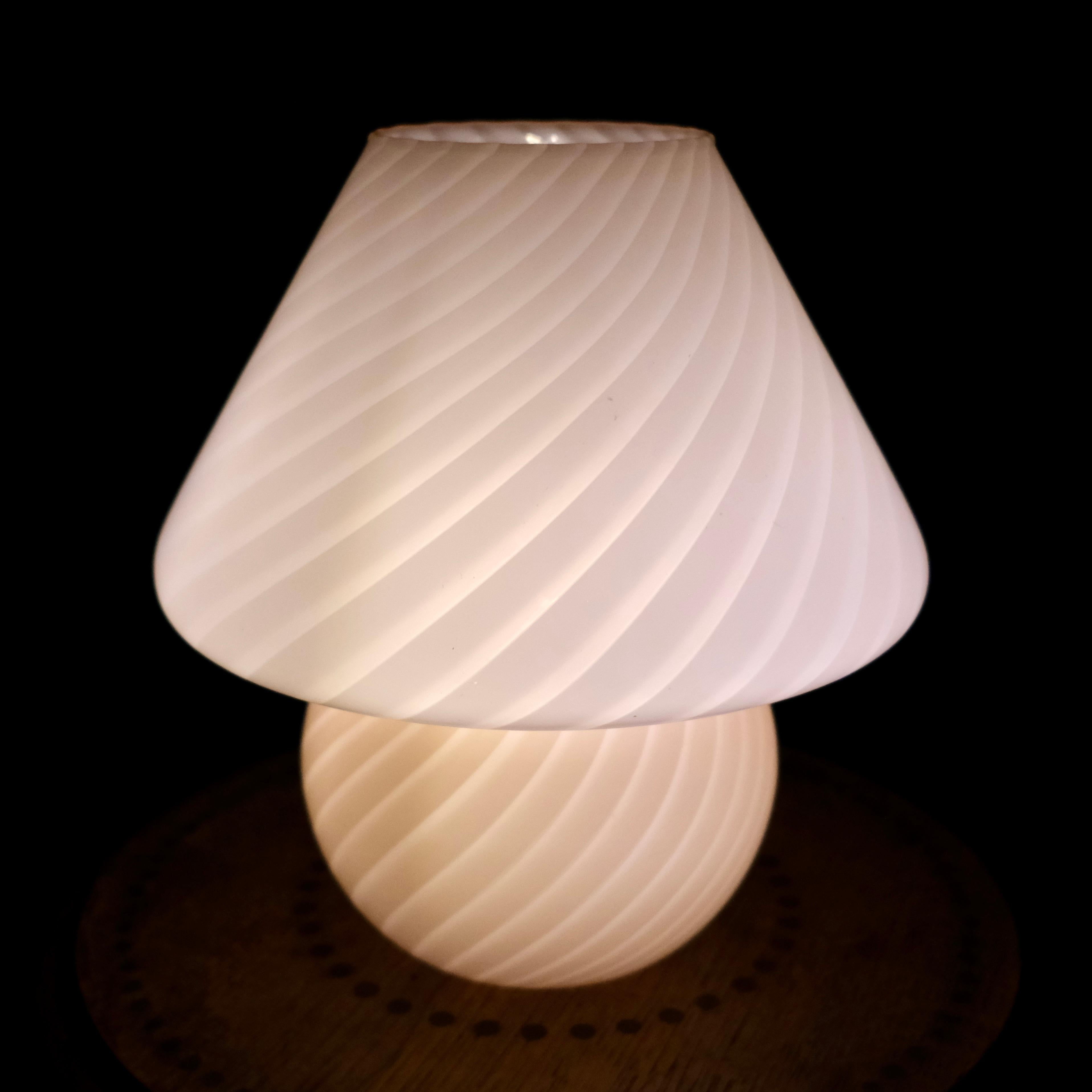 Murano glass mushroom lamp, pinky tone, made in Italy, 1970s 3
