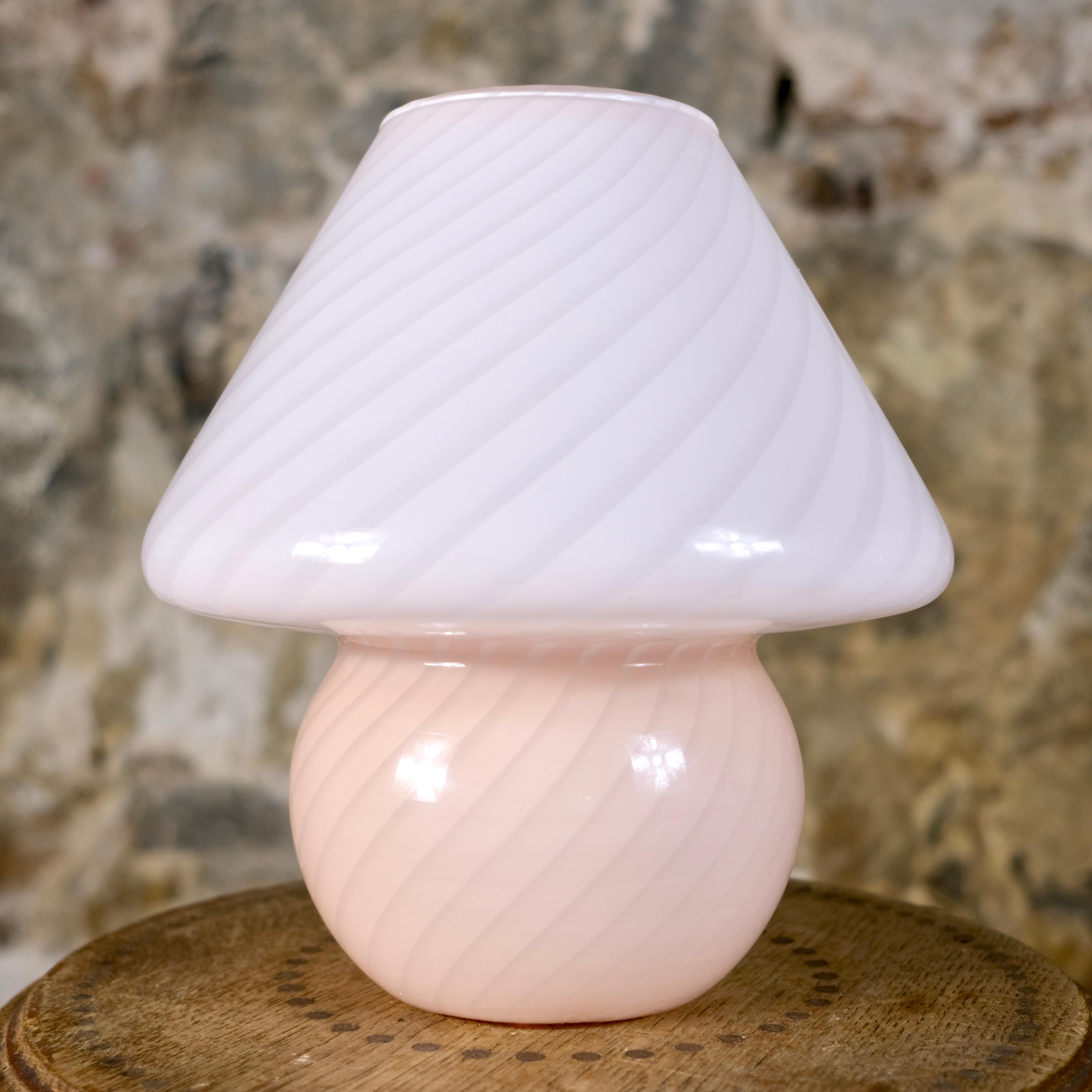 Romantic Murano glass mushroom lamp, pinky tone, made in Italy, 1970s