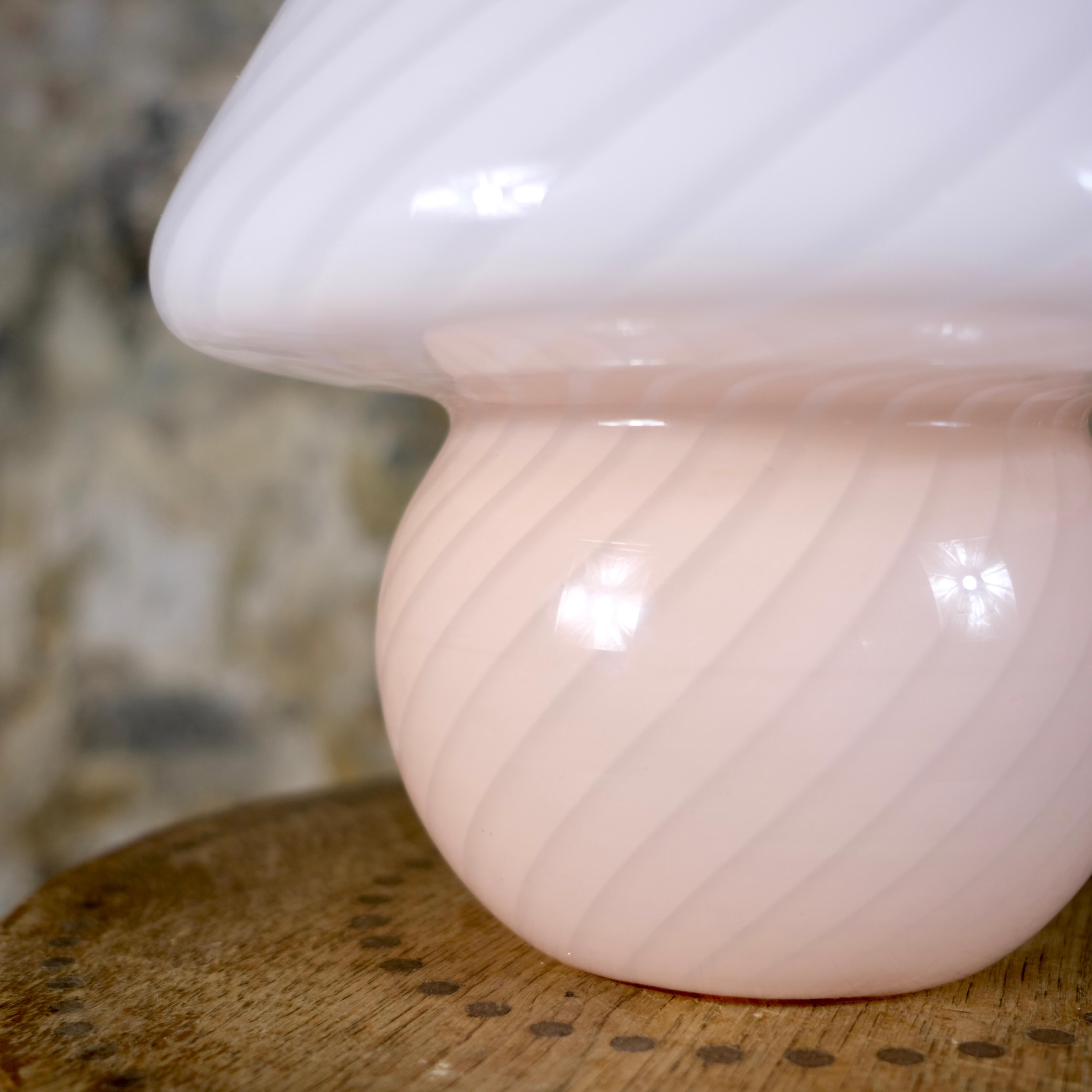Late 20th Century Murano glass mushroom lamp, pinky tone, made in Italy, 1970s