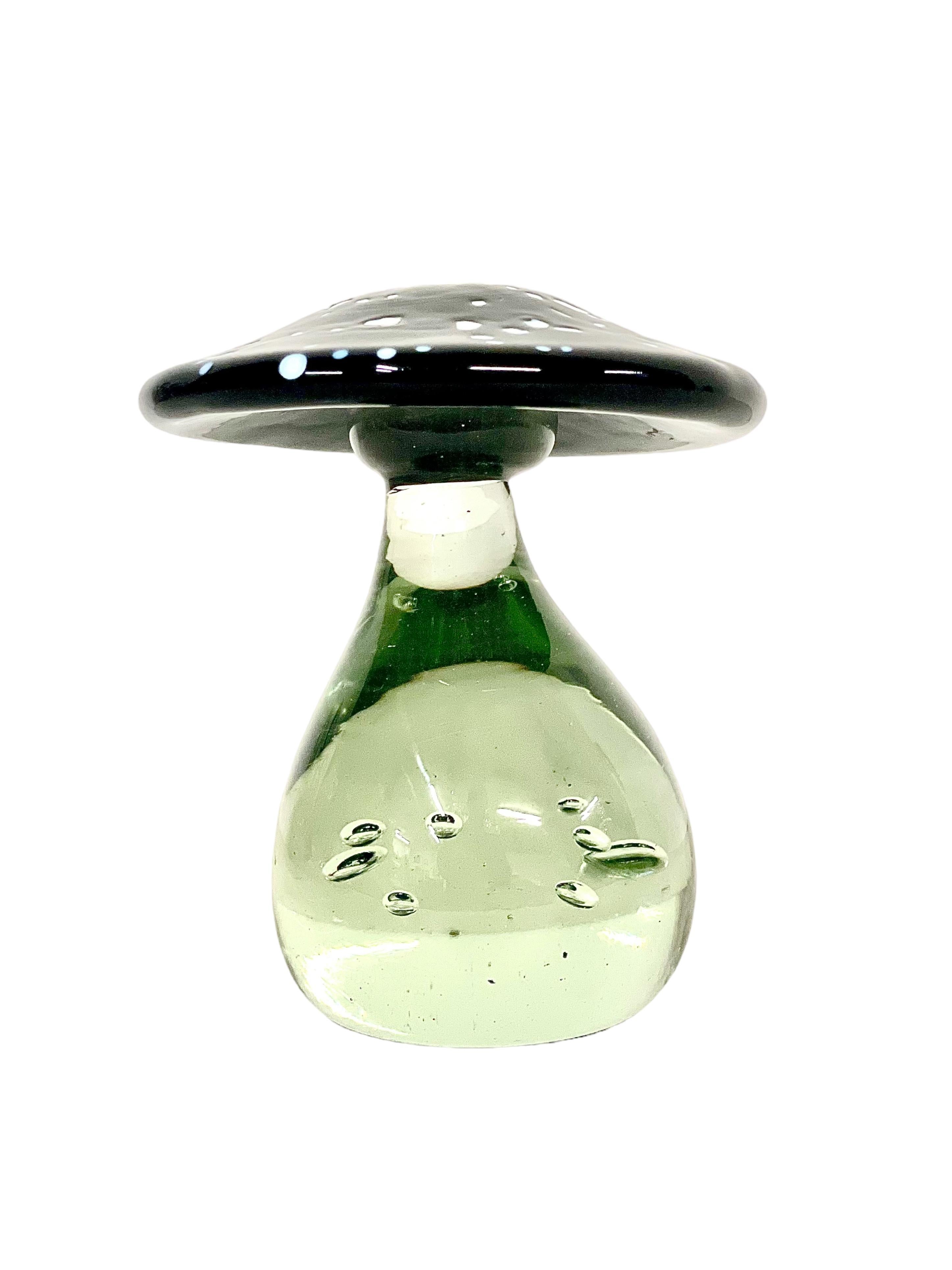 Ornement ou presse-papier en verre de Murano en forme de champignon 8