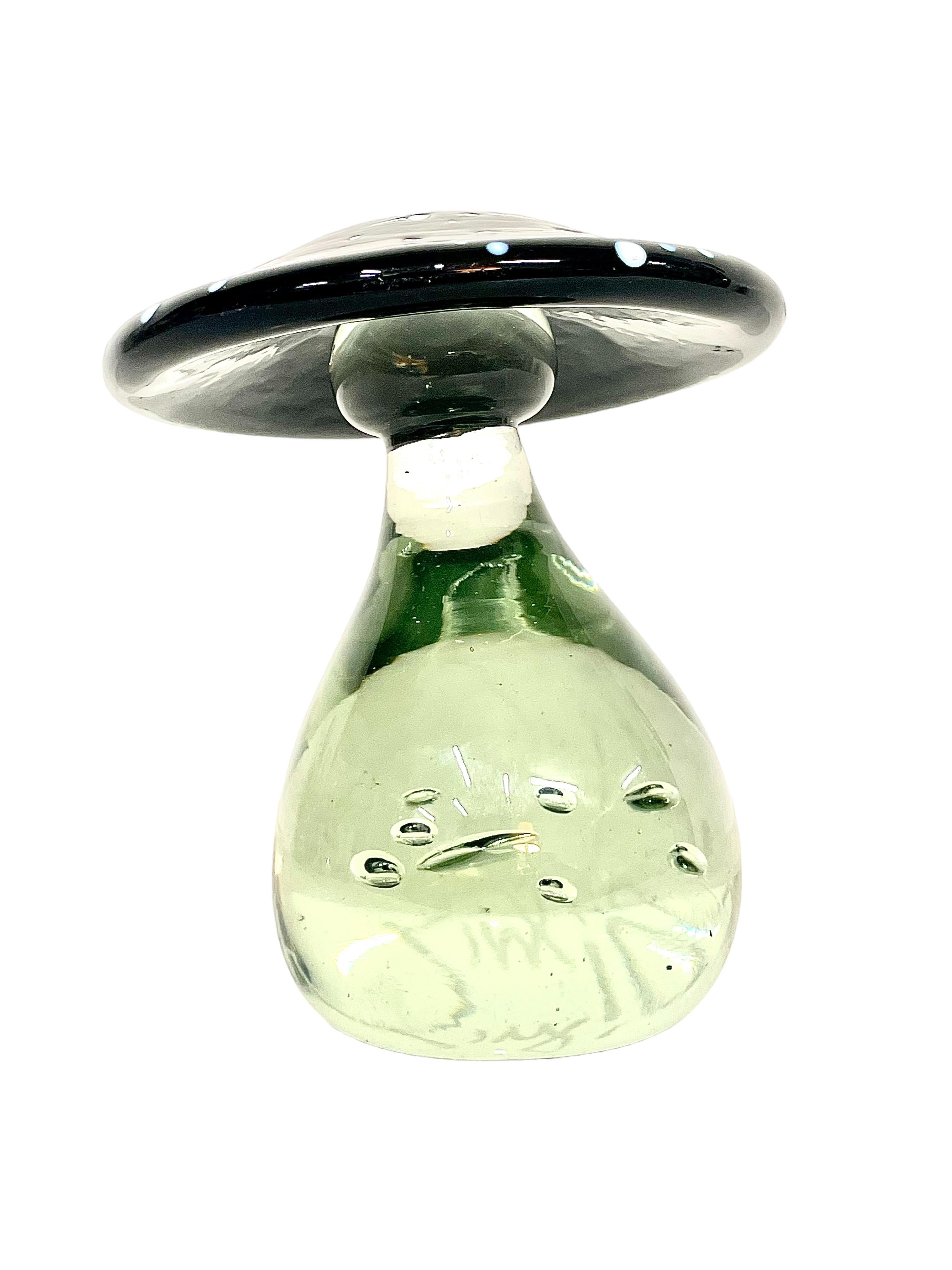 Ornement ou presse-papier en verre de Murano en forme de champignon 1
