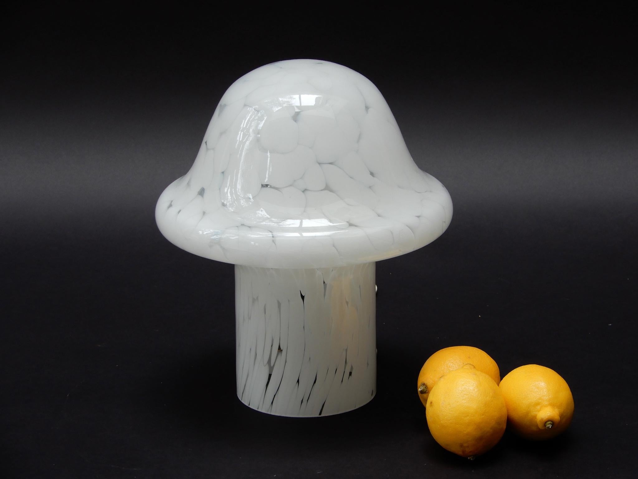 Italian Murano Glass Mushroom Shaped Table Lamp, 1970s