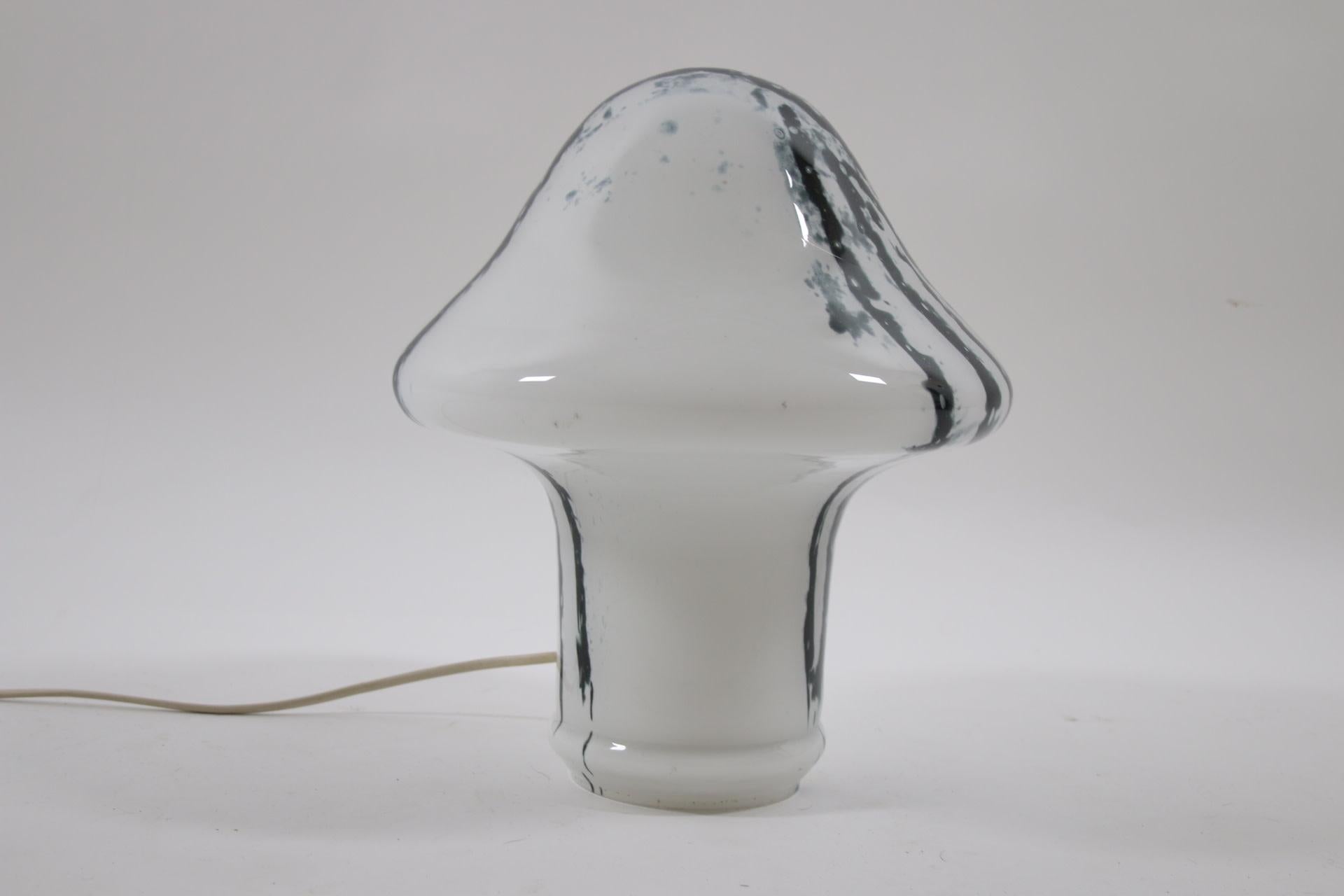 Blown Glass Murano Glass Mushroom Table Lamp Black and White coller For Sale
