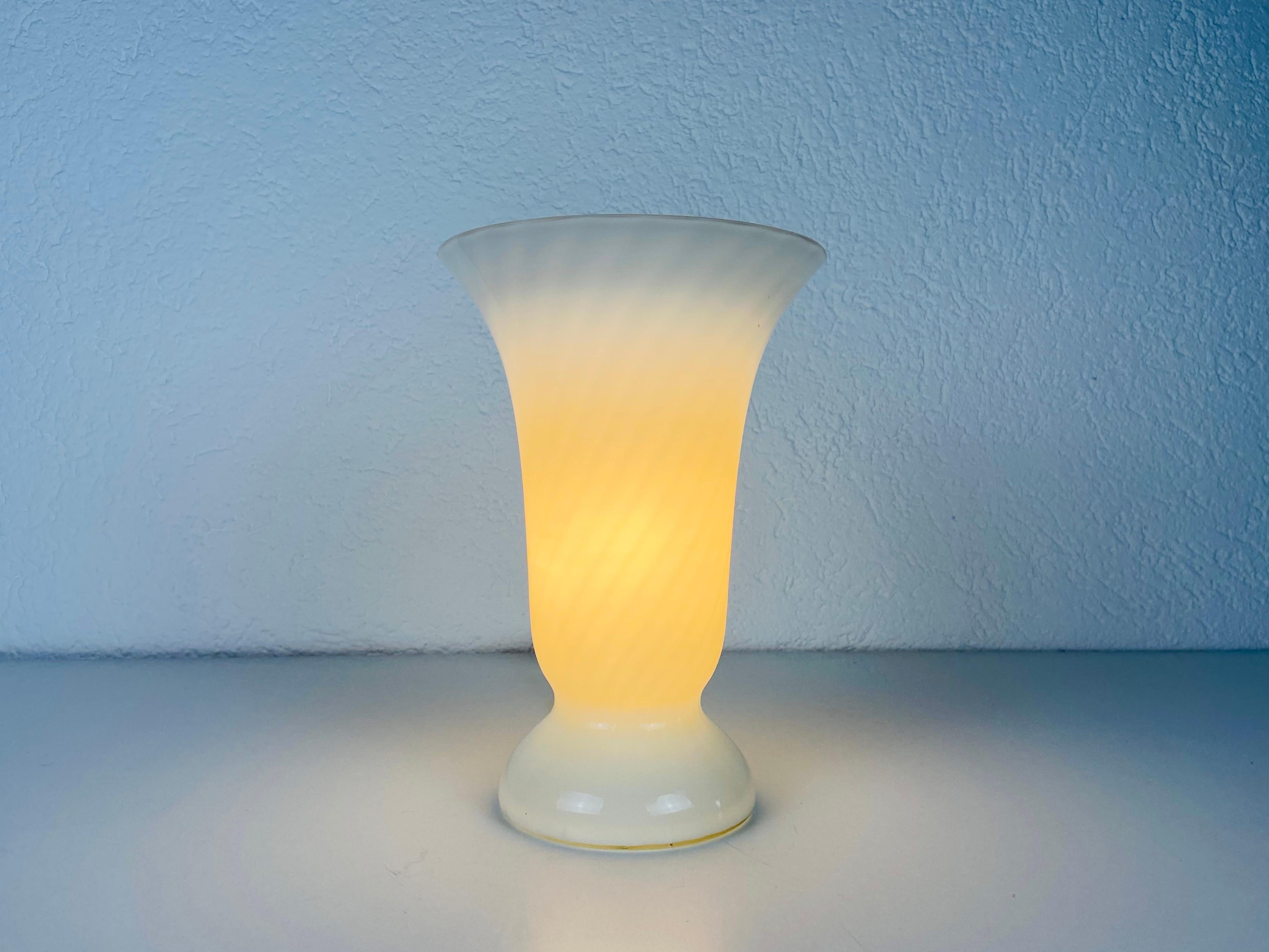 Murano Glass Mushroom Table Lamp by Vetri d‘Arte, Italy, 1970s In Excellent Condition For Sale In Hagenbach, DE