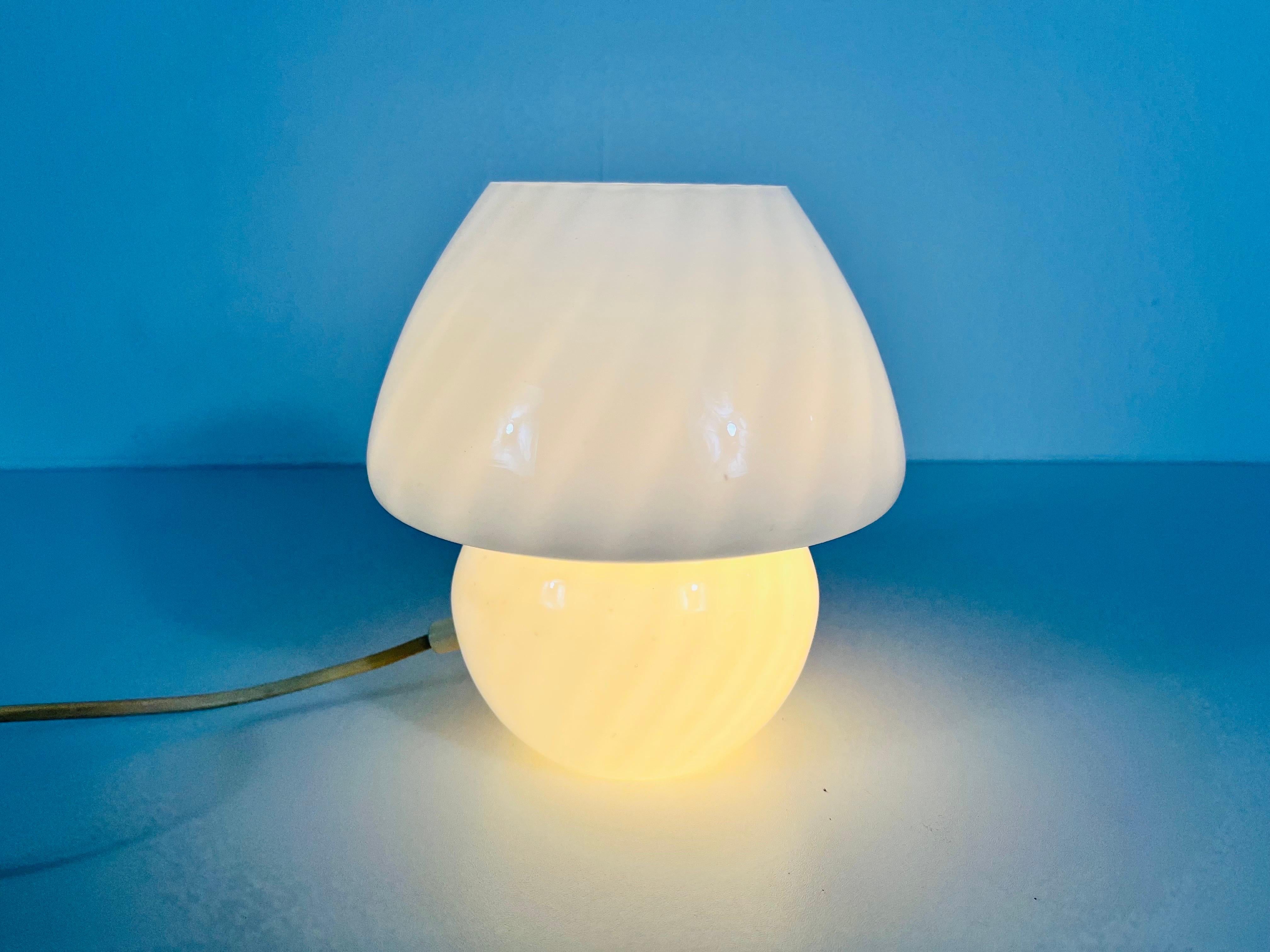 Tischlampe aus Muranoglas mit Pilzkopf von Vetri d'Arte, Italien, 1970er Jahre im Angebot 2