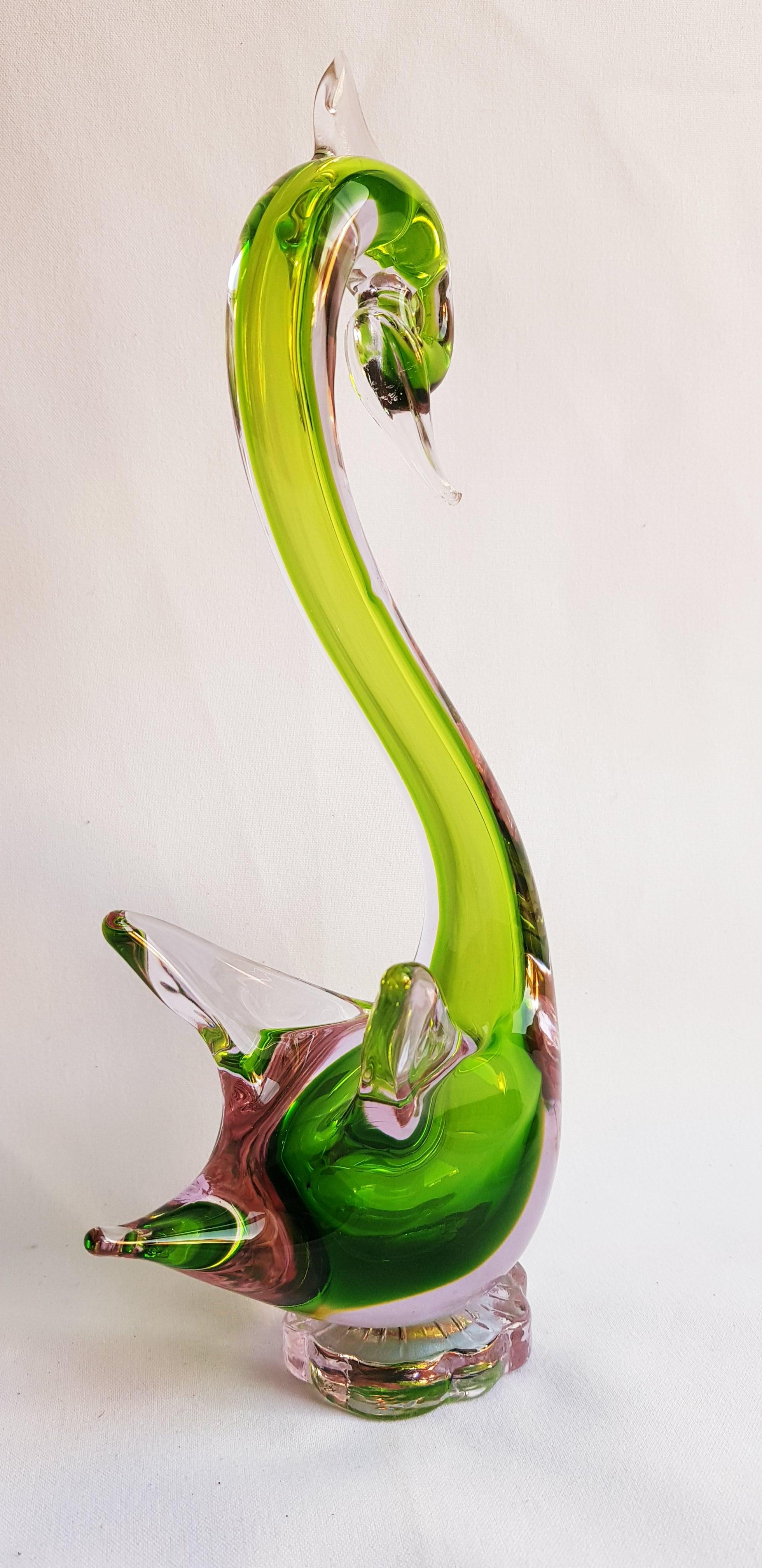 Italian Murano Glass Neodymium Alexandrite Sommerso Swan For Sale