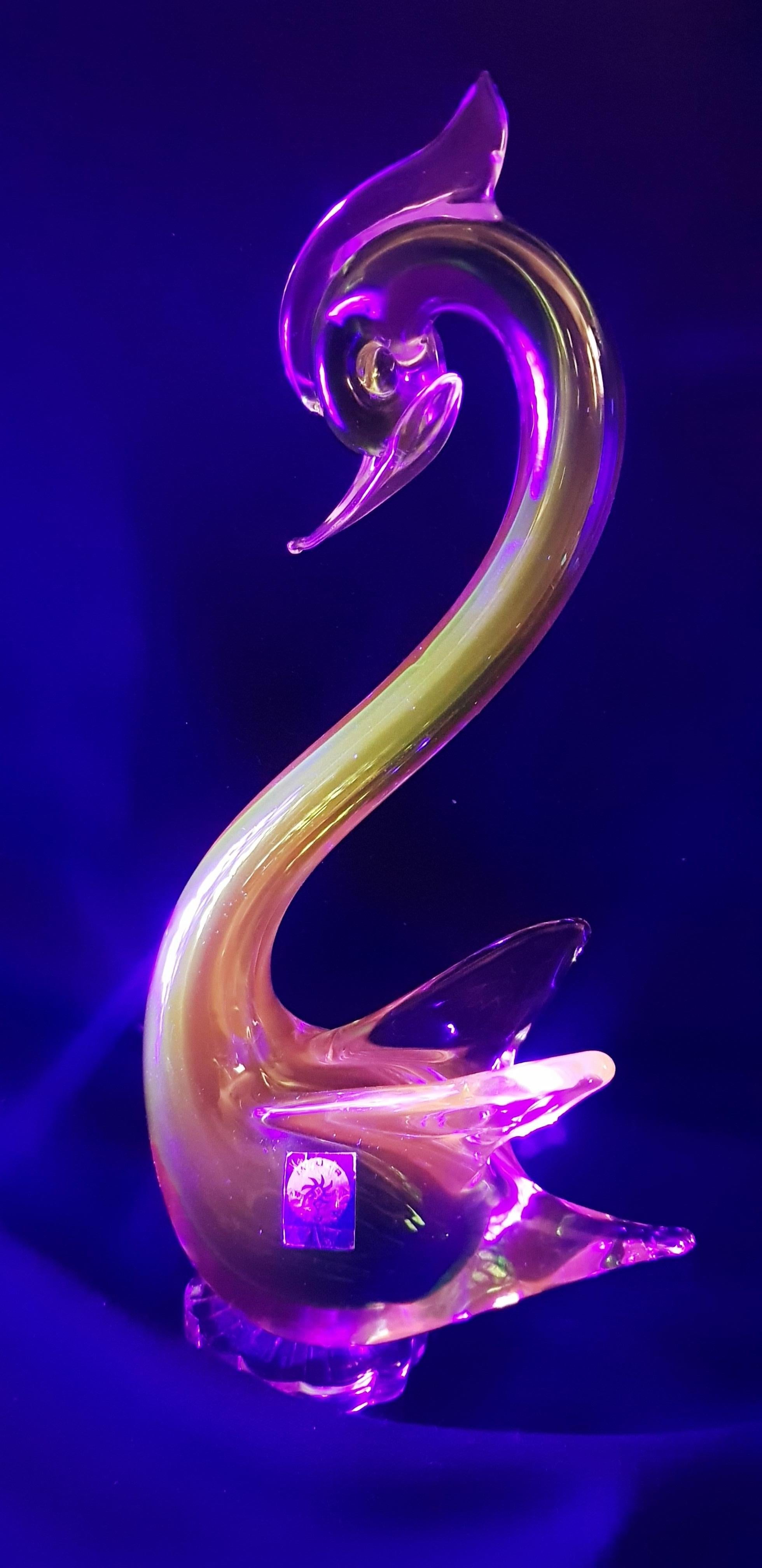 Murano Glass Neodymium Alexandrite Sommerso Swan For Sale 1