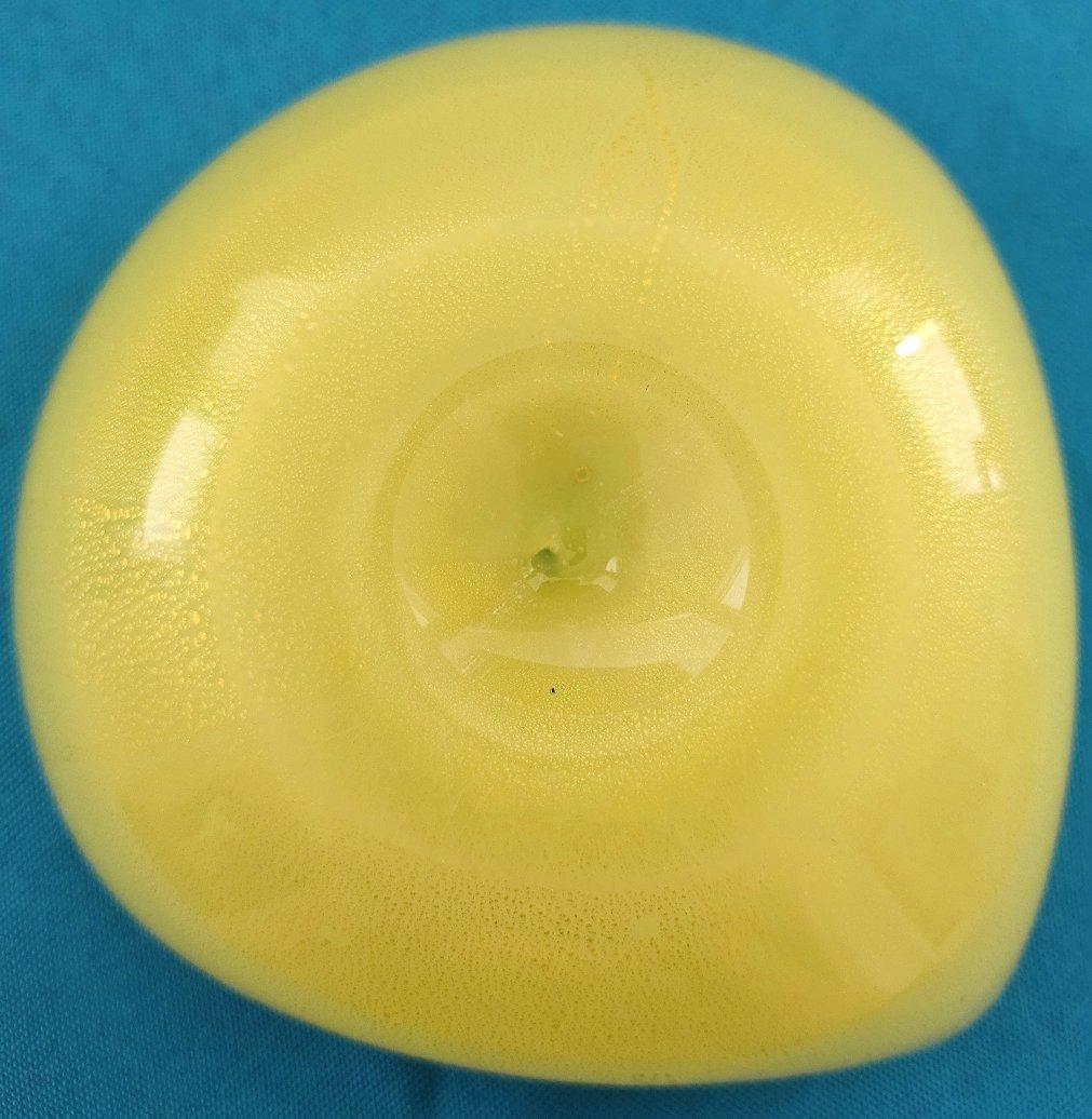 Murano Glass Opaline Yellow Bowl with Gold Polveri/Fleck For Sale 3