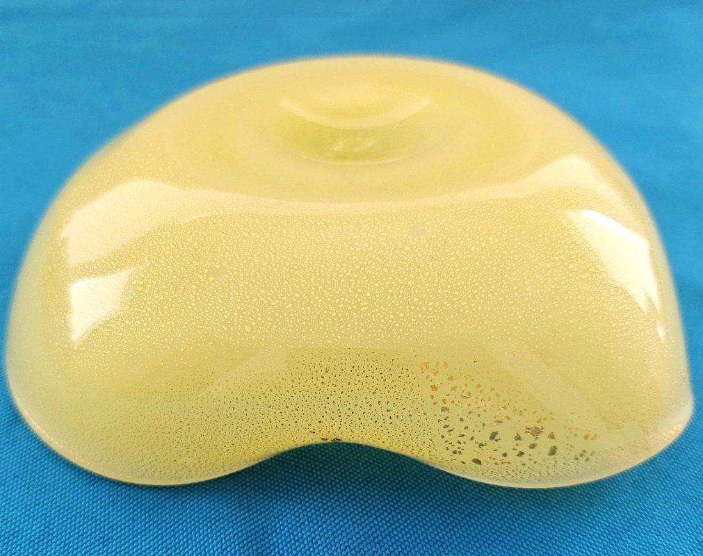 Mid-Century Modern Murano Glass Opaline Yellow Bowl with Gold Polveri/Fleck For Sale