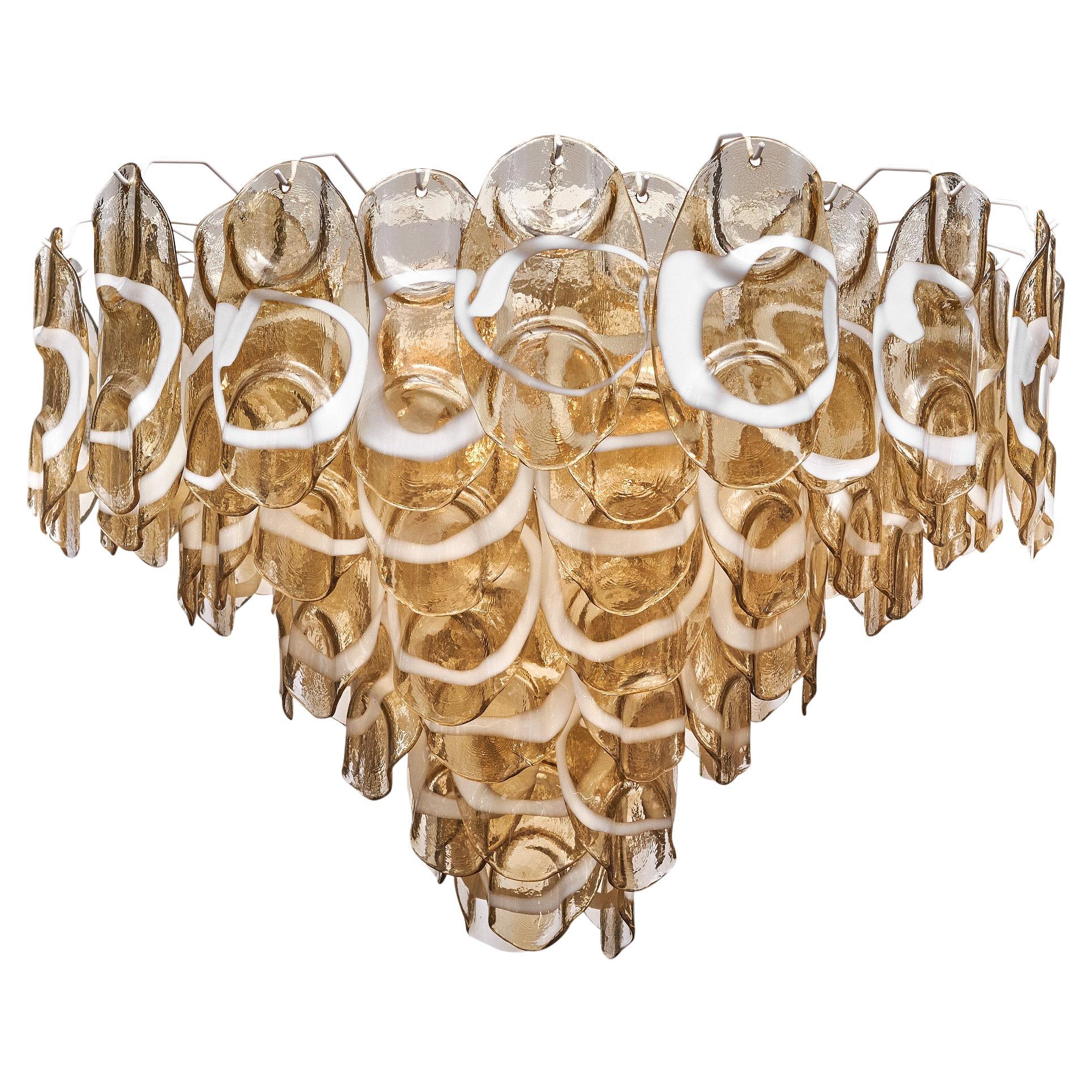 Murano Glas, mundgeblasen, organischer Kronleuchter, weiß und geräuchert, Italien