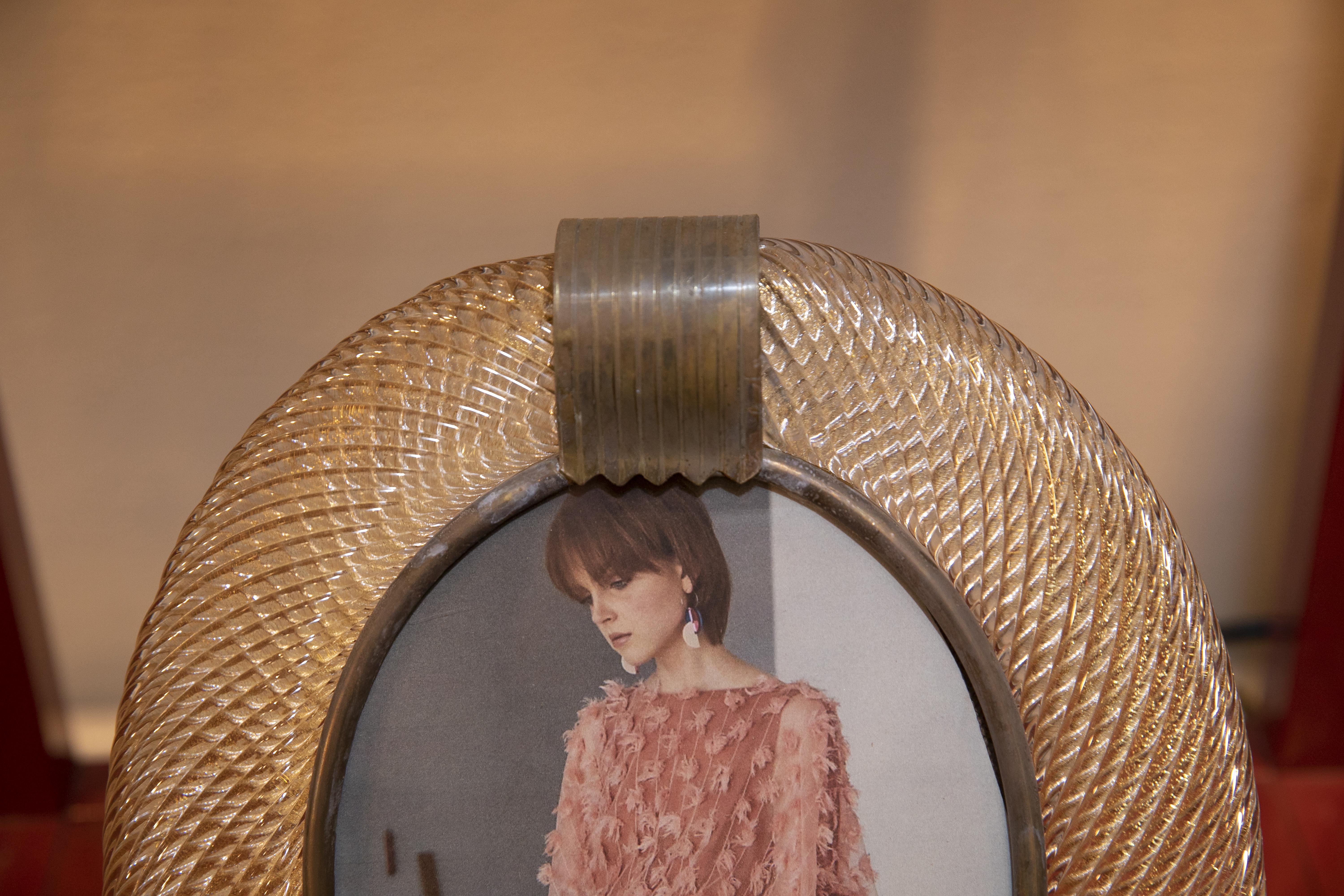 Hand-Crafted Murano Glass Oval Picture Frame, Barovier & Toso Furnace, Made in Italy 1980s
