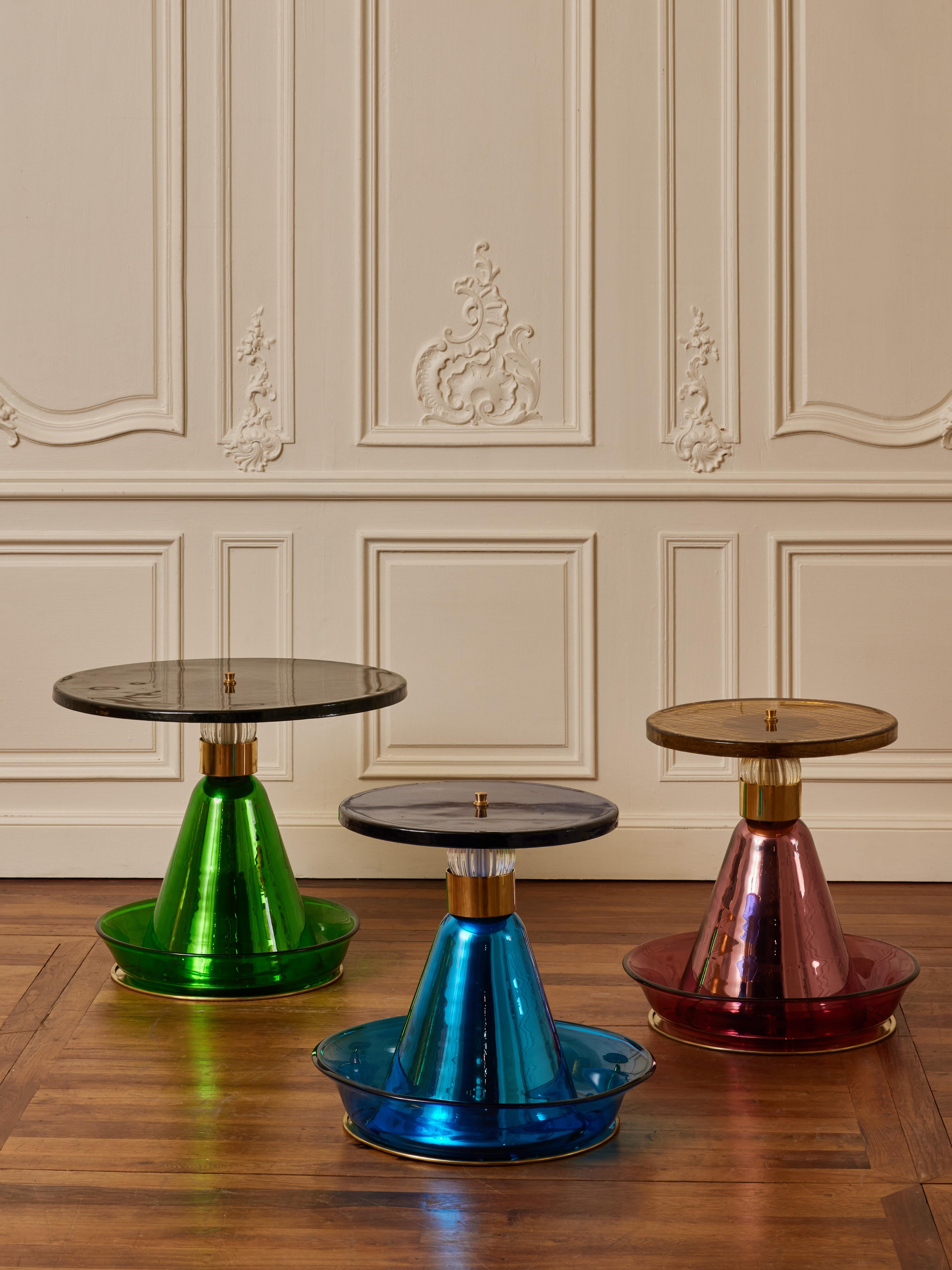 Pedestal in Murano glass and brass.
Creation by Studio Glustin.
Italy, 2023.

Dimensions:
Diam 40 x H 45 cm
Diam 60 x H 50 cm