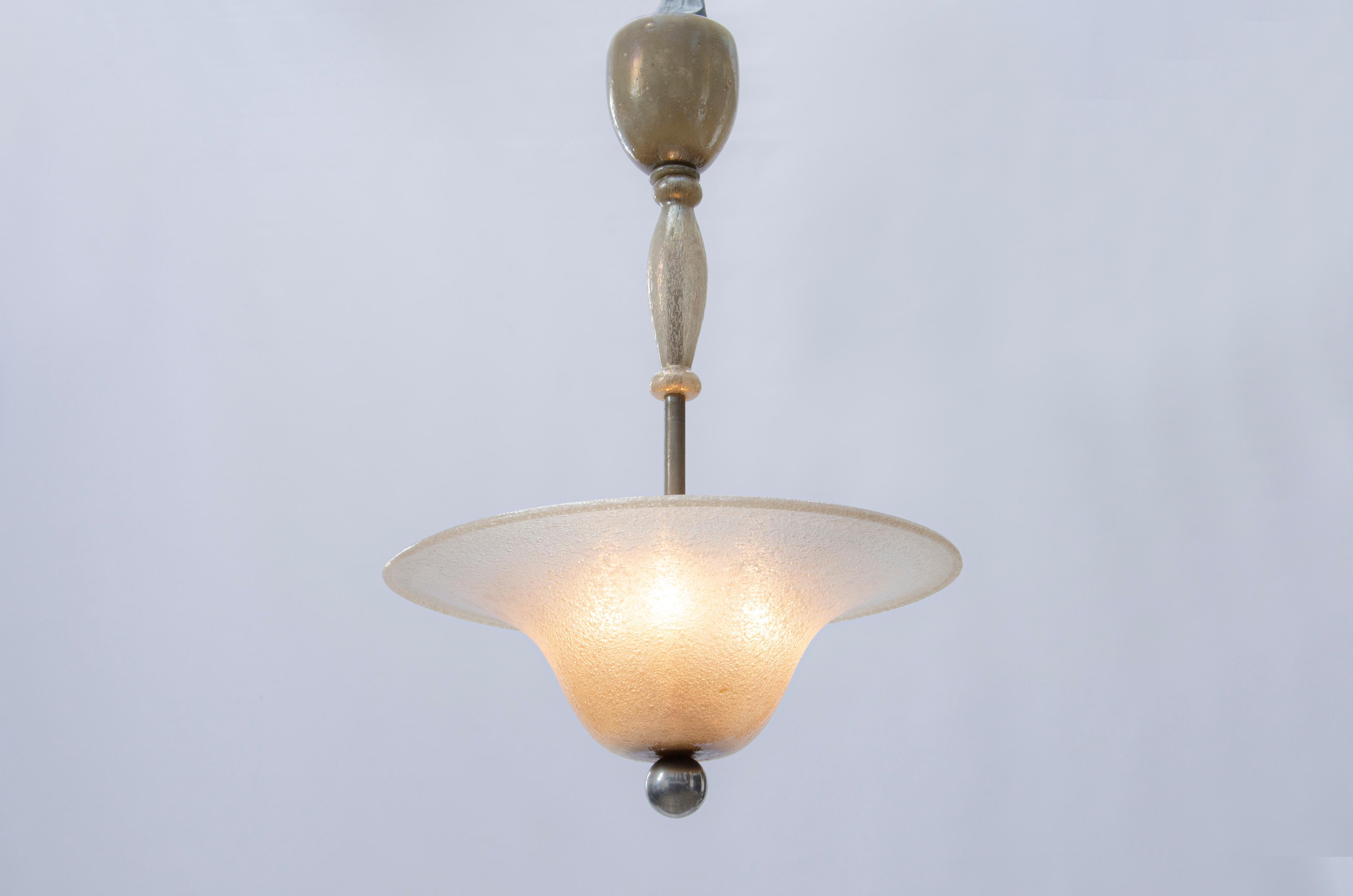 Art déco Lampe à suspension en verre de Murano conçue par Ercole Barovier en vente