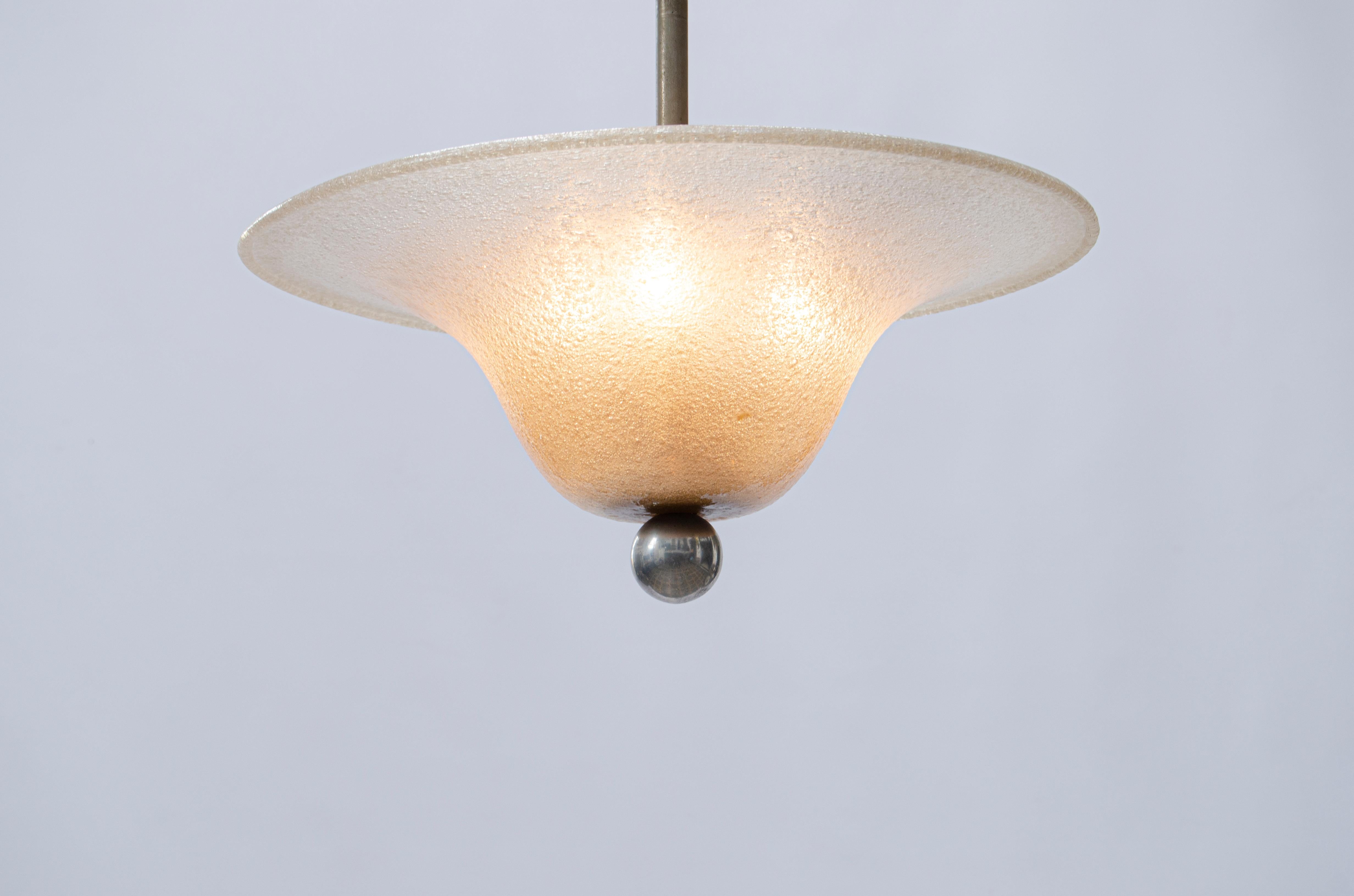 italien Lampe à suspension en verre de Murano conçue par Ercole Barovier en vente