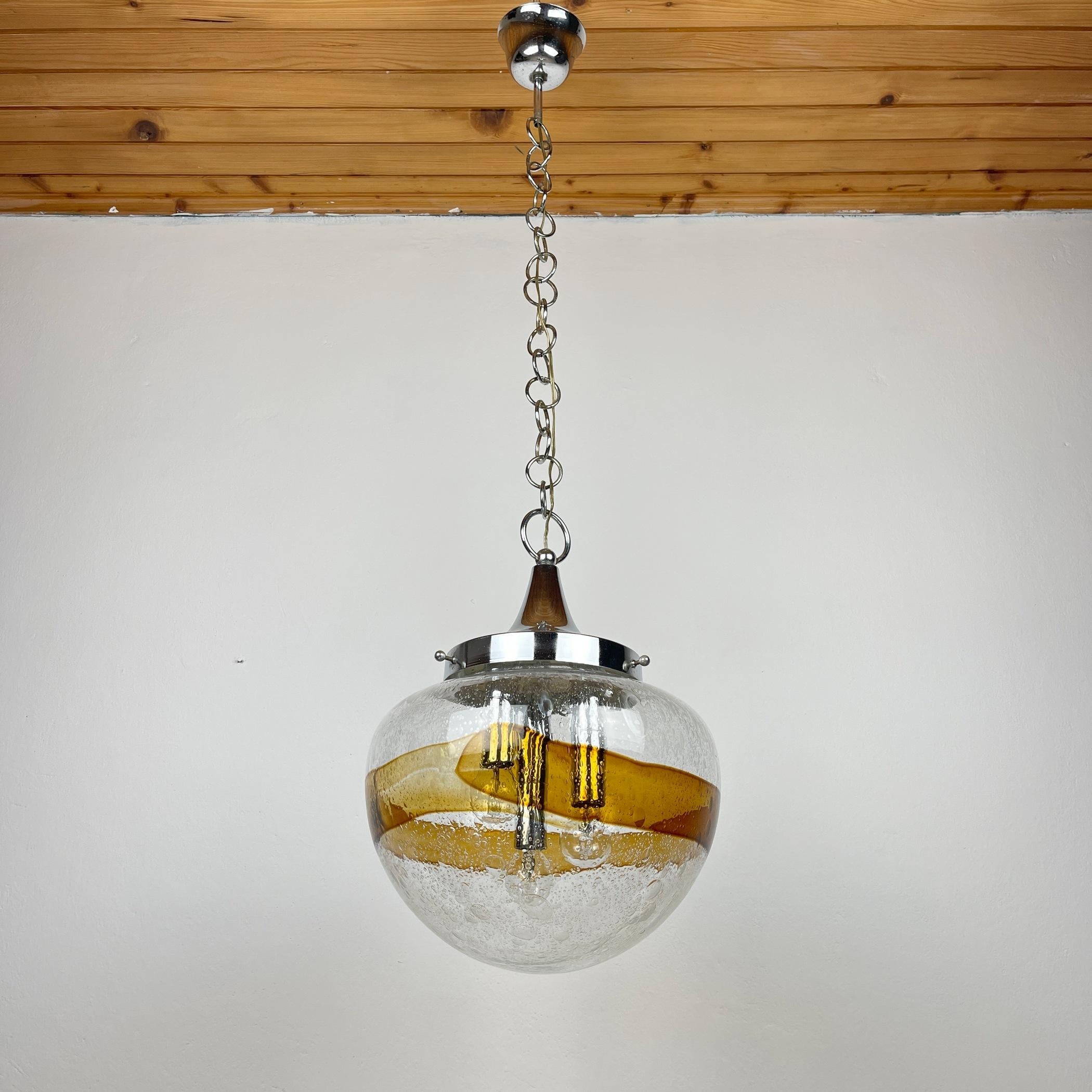 Lampe suspendue en verre de Murano Italie 1970  en vente 3