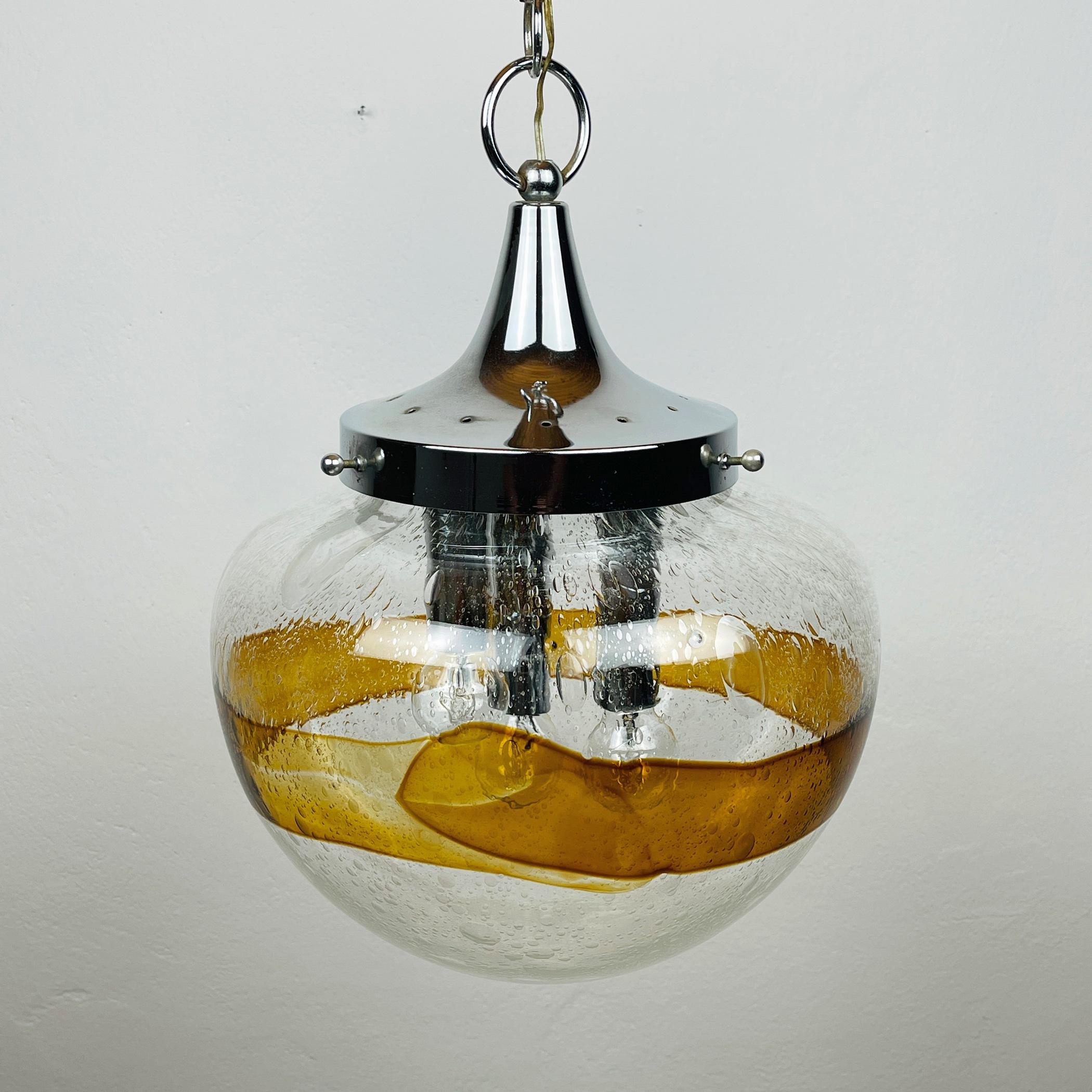 Lampe suspendue en verre de Murano Italie 1970  en vente 6