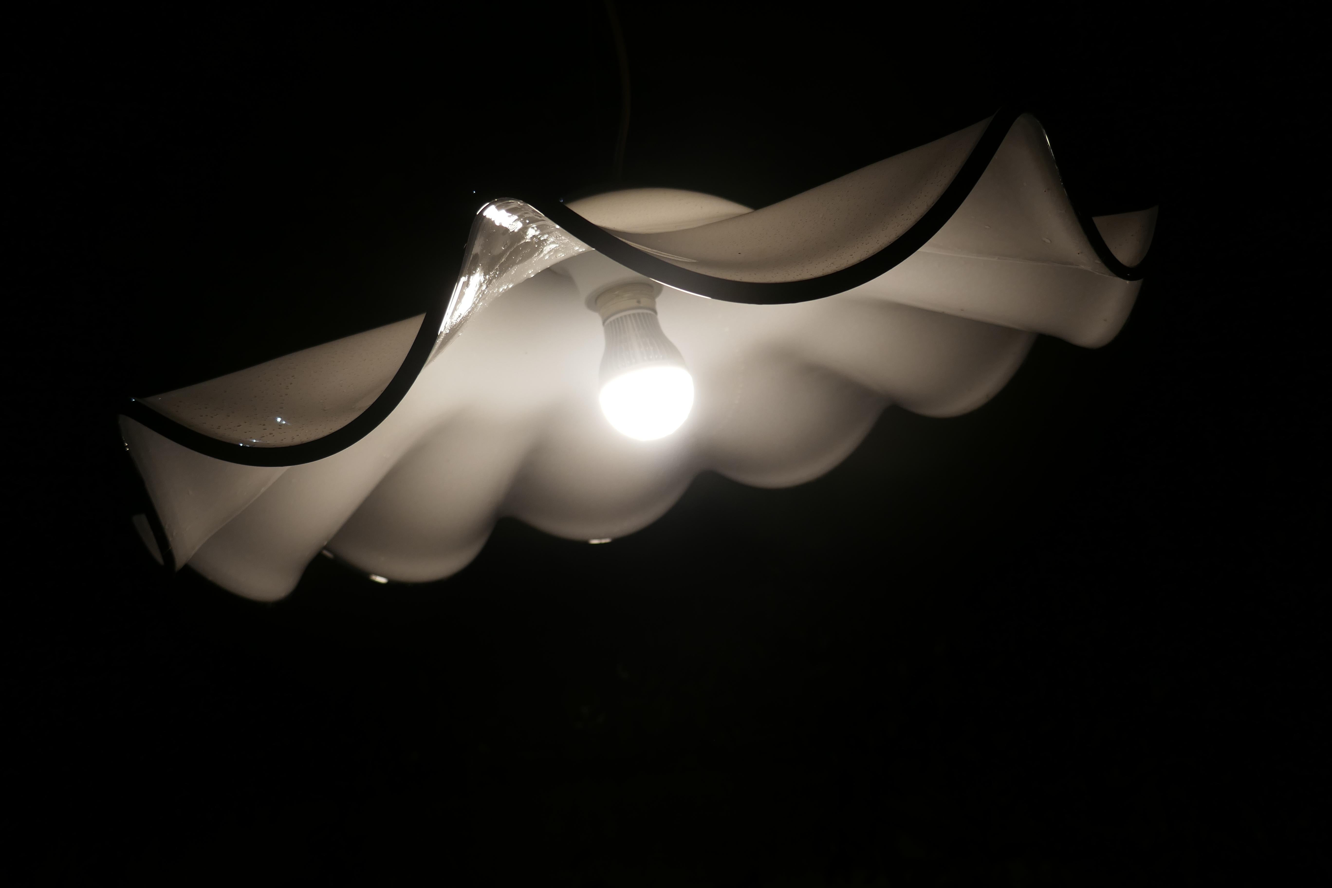 Lampe suspendue en verre de Murano avec inclusions d'argent en vente 6