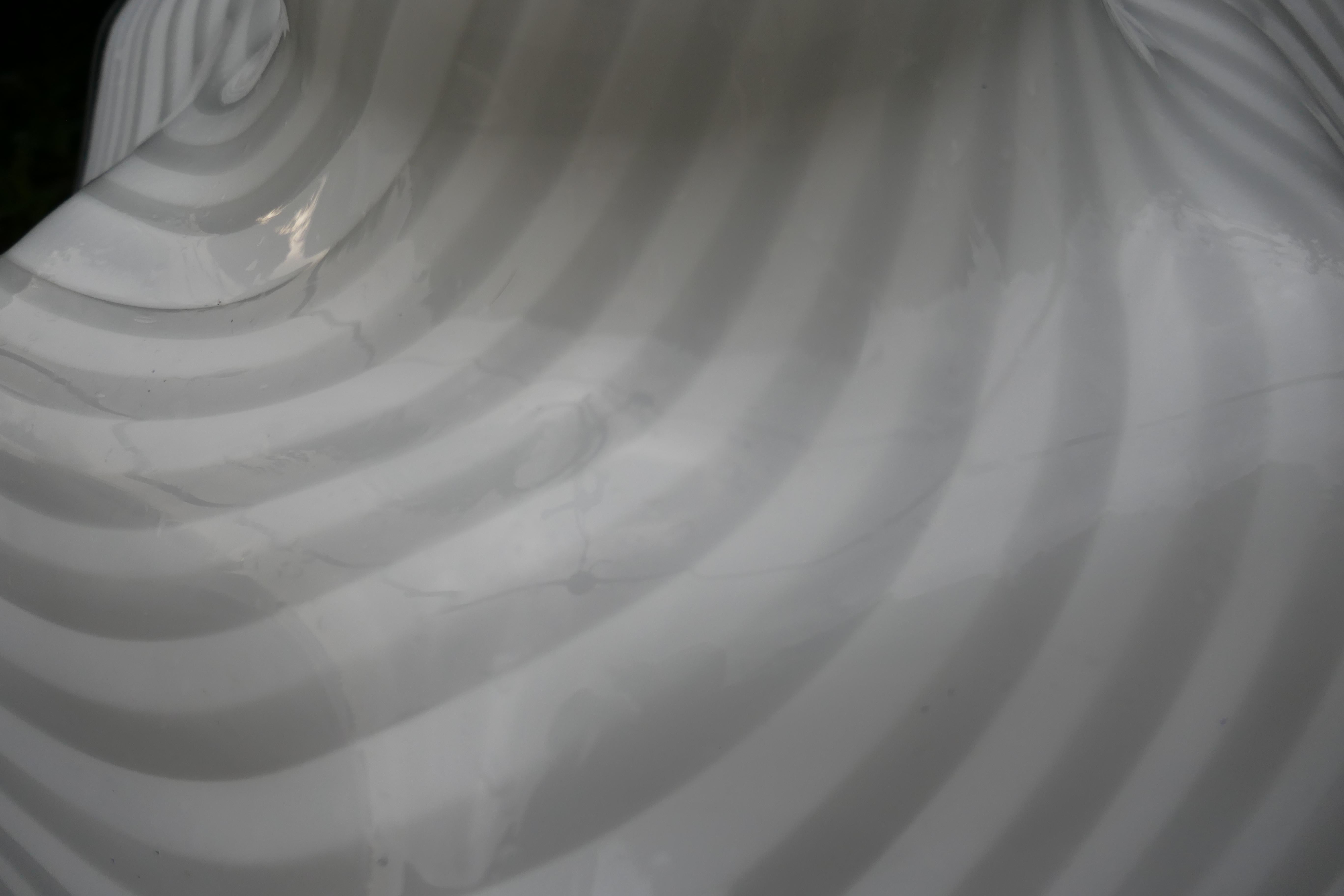 Hängeleuchte aus Muranoglas mit spiralförmigem Wirbelglas. im Angebot 1