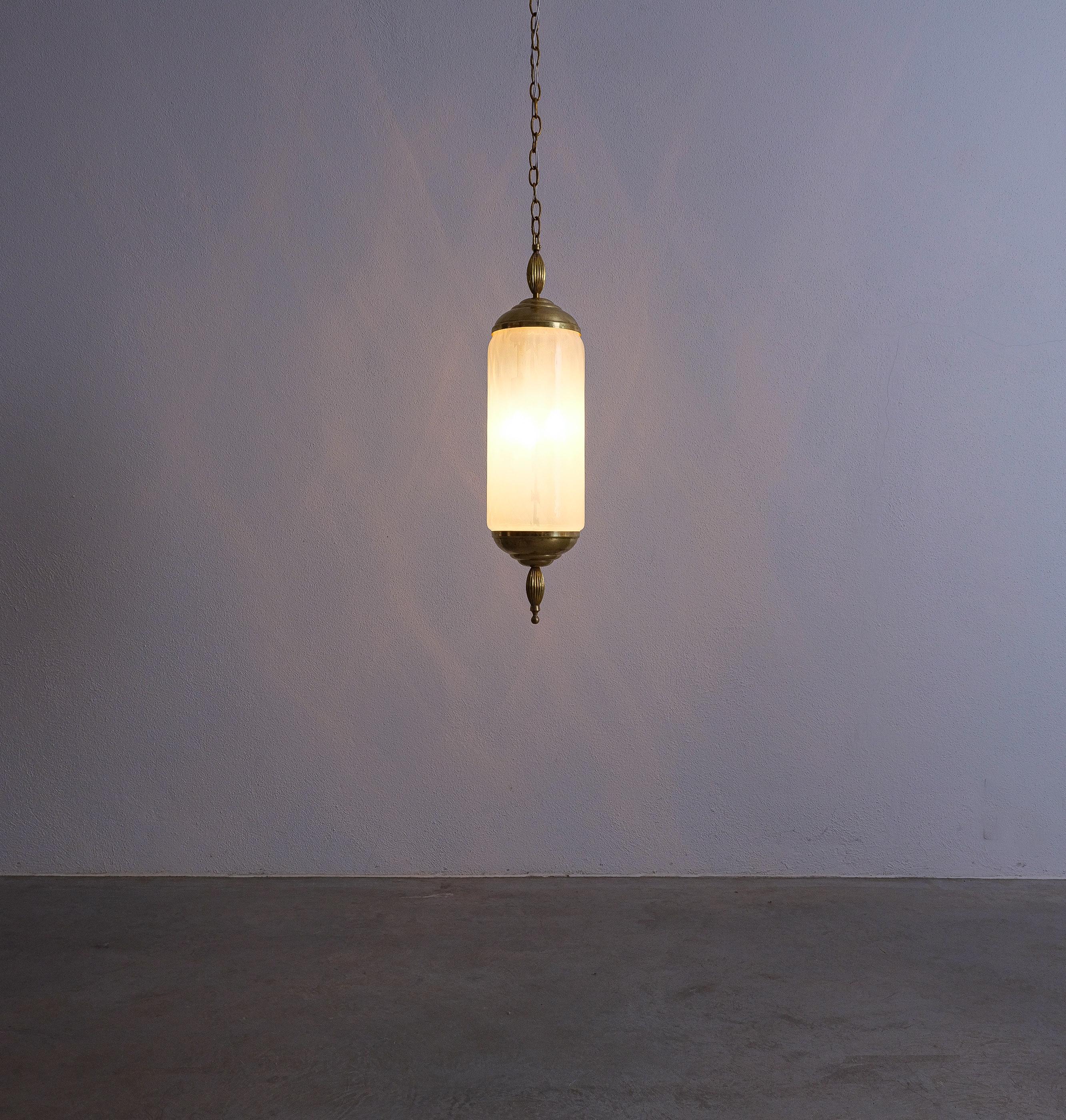 Mid-Century Modern Paire de lampes suspendues en verre de Murano Paire de lanternes en verre bleu irisé, vers 1960