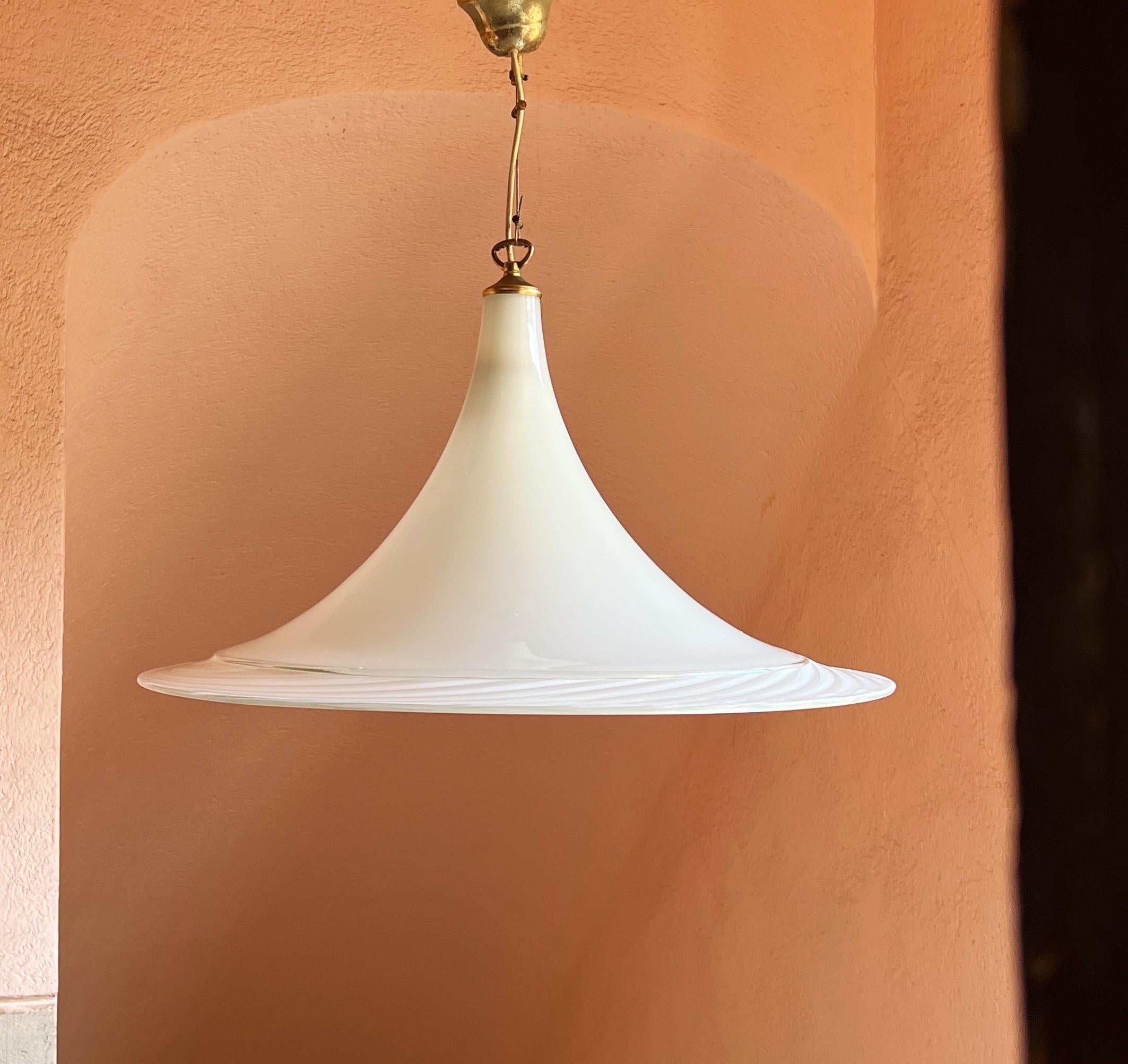 Mid-Century moderno Lampada a sospensione in vetro di Murano anni '70 in vendita