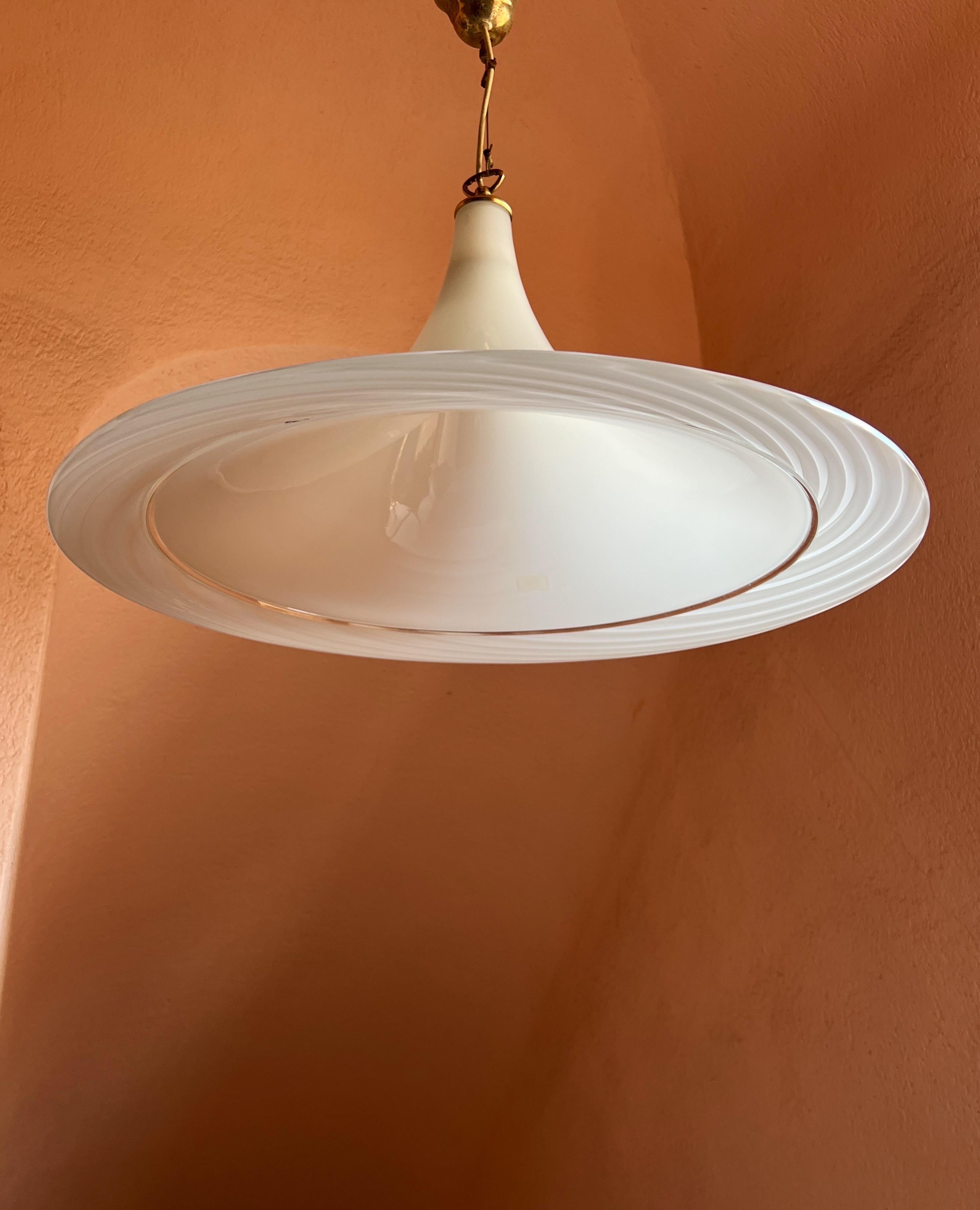 Italiano Lampada a sospensione in vetro di Murano anni '70 in vendita