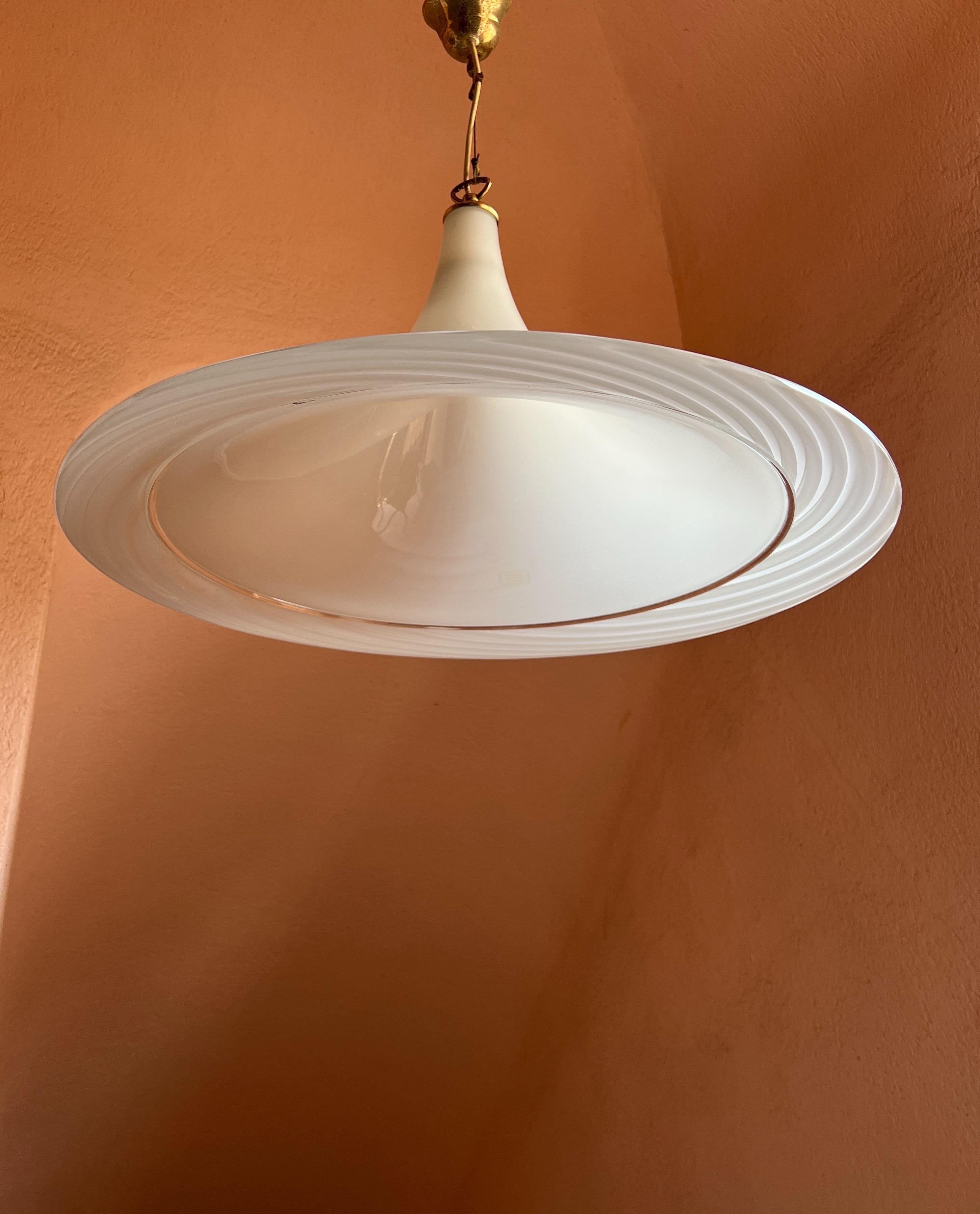 Lampada a sospensione in vetro di Murano anni '70 In condizioni buone in vendita a Palermo, PA