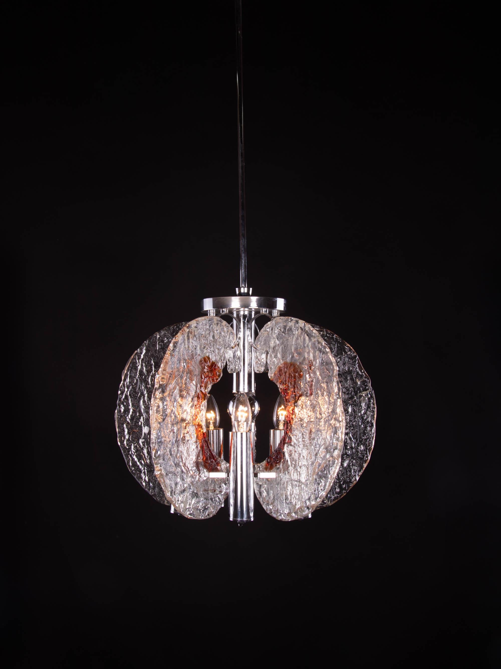 Laiton Lampe à suspension Mazzega en verre de Murano et chrome de Carlo Nason, Italie, 1960 en vente