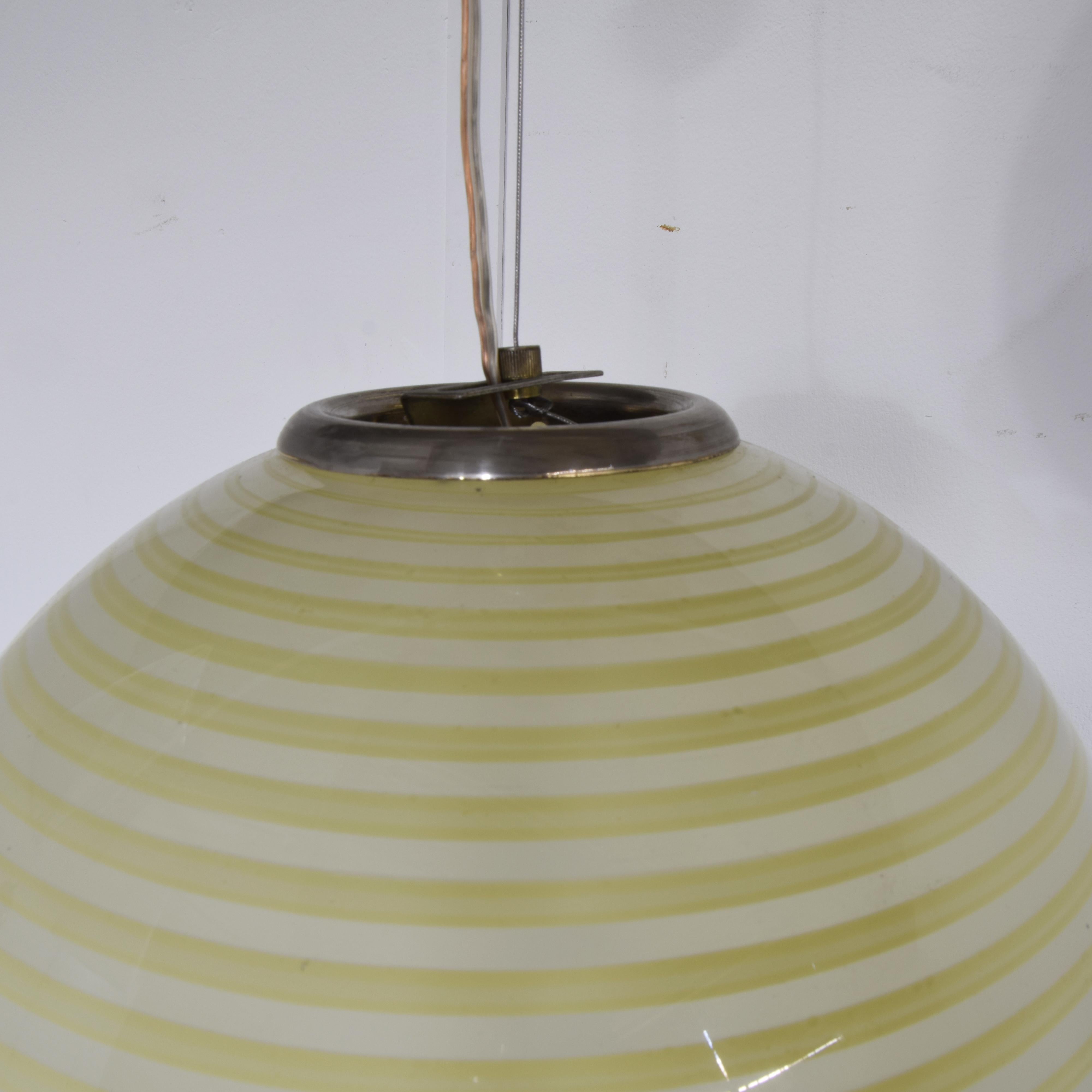 Murano glass pendant – Venice 1950s att.Venini . Mid-20th Century en venta