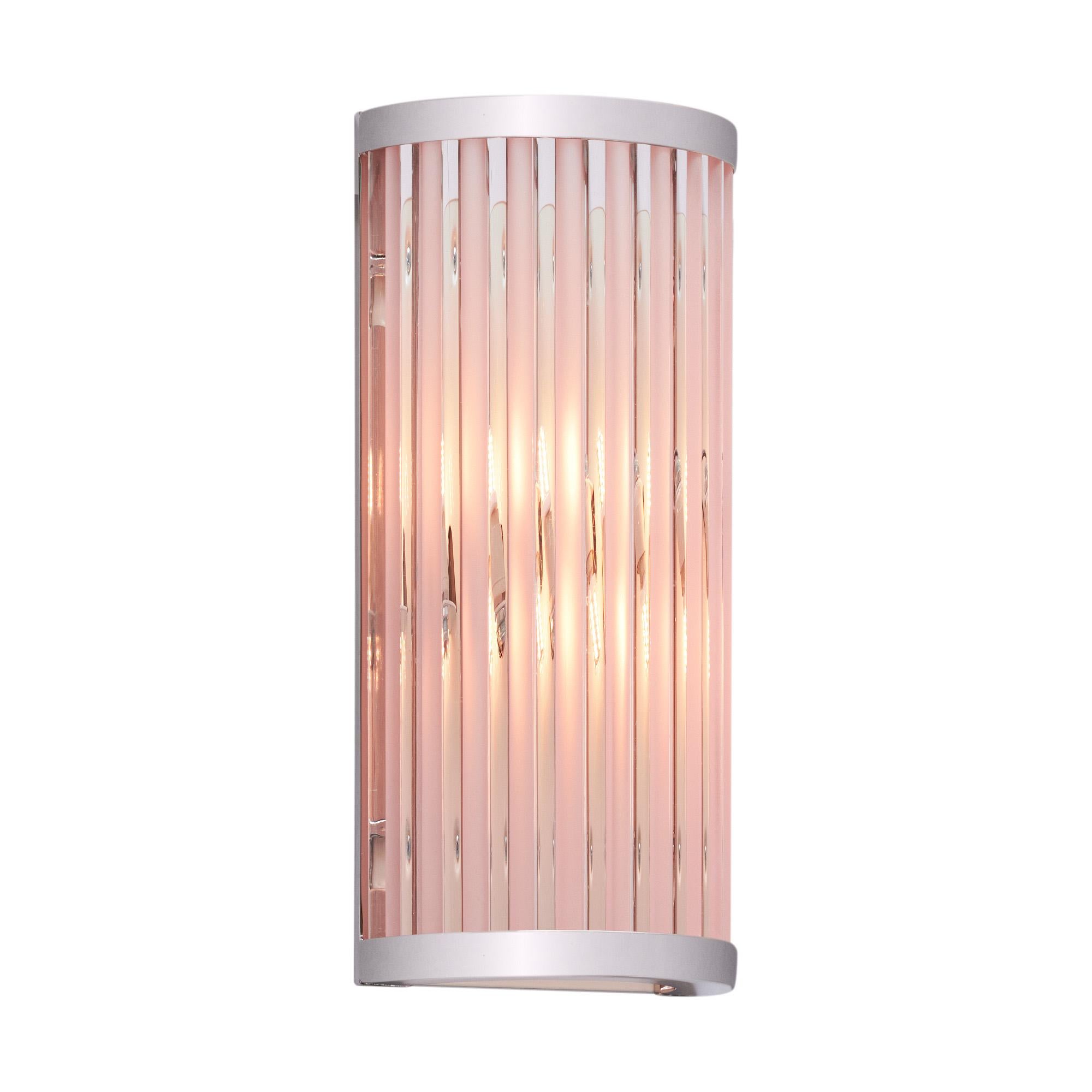 Pareja de apliques de la isla de Murano, Italia, a las afueras de Venecia. Las luminarias tienen una estructura cromada y cuentan con un conjunto de varillas de 