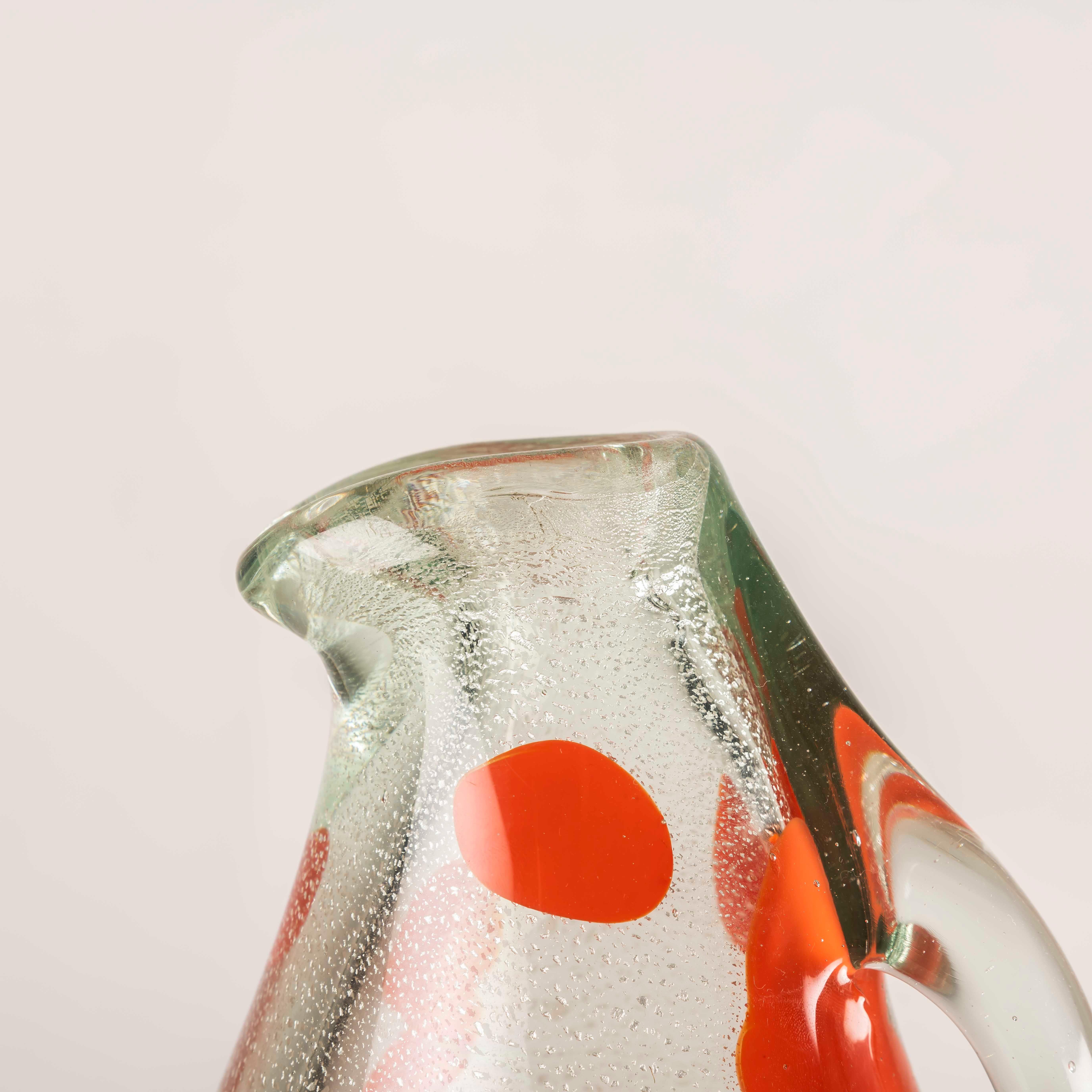 Jarra de cristal de Murano con escamas de plata y puntos rojos Italiano en venta