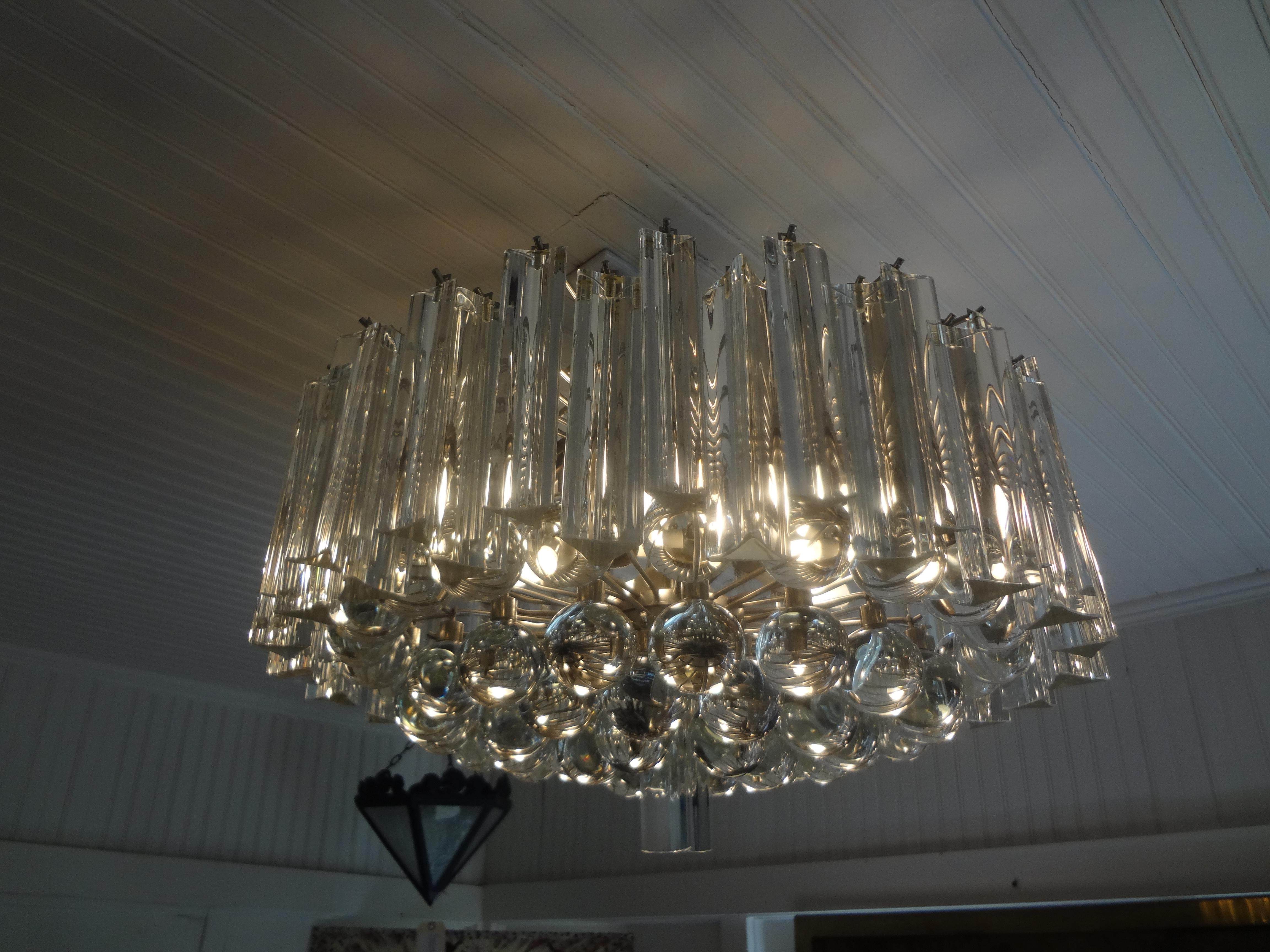 Murano Glass Prism and Sphere Chandelier Attributed to Venini In Good Condition In Houston, TX