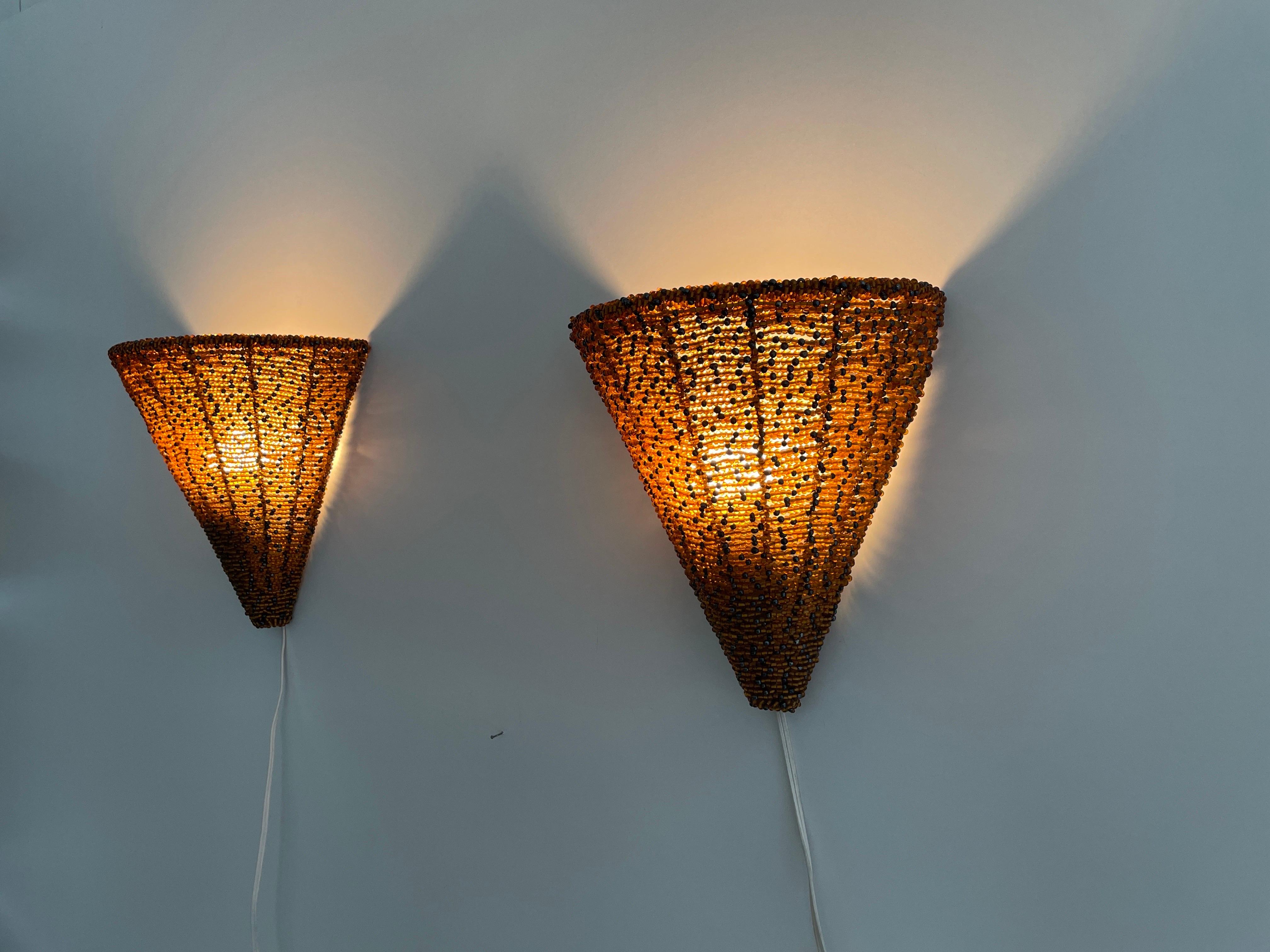 Coppia di lampade in vetro di Murano dal raro design conico, anni '60, Italia in vendita 3